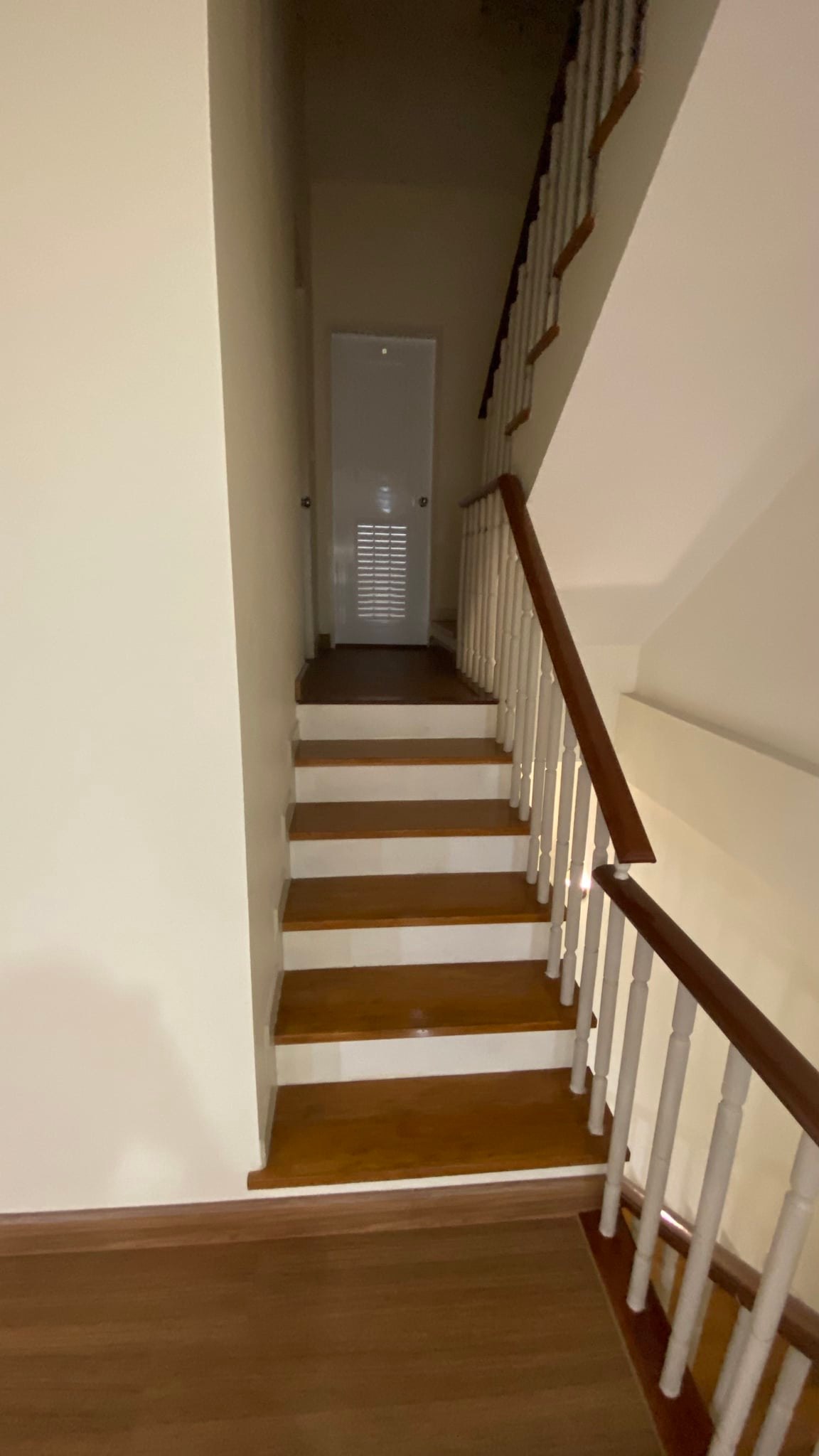 ขาย / ให้เช่า ทาวน์โฮม ,โฮมออฟฟิศ 3 ชั้น โครงการ Baan Klang Muang The Royal Monaco Srinakarin-Pattanakarn