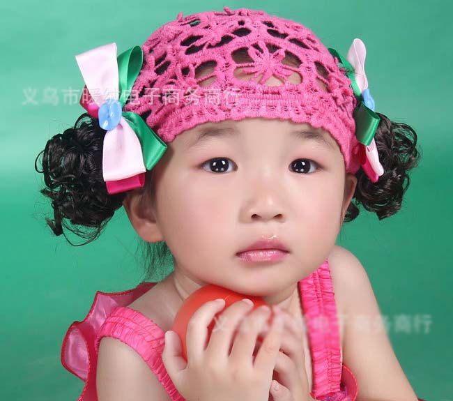ผ้าคาดผมเด็กลูกไม้สีชมพูเข้มมีปอยผม ติดโบว์สีชมพู 2 ข้าง