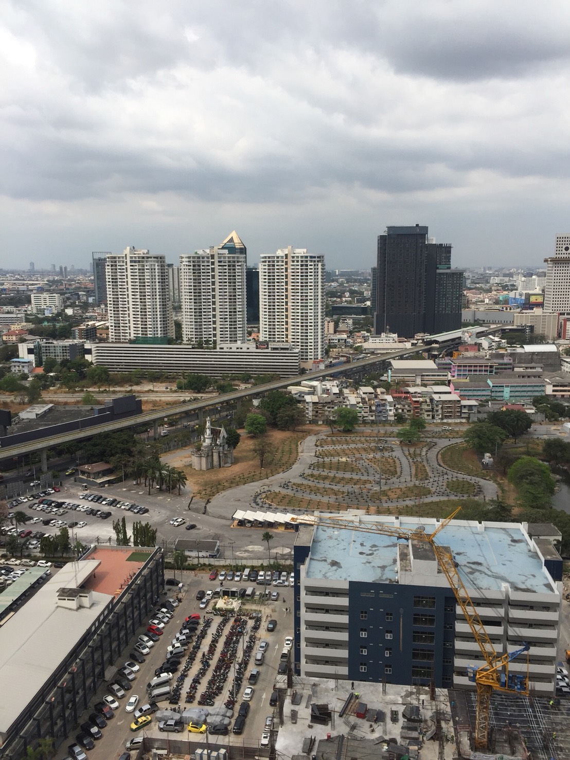 ขายด่วนคอนโด Abstracts Phahonyothin Park (แอ็บสแตร็กส์ พหลโยธิน พาร์ค 1 ห้องนอน 1 ห้องน้ำ ขนาด 44.19 ตรม ชั้น 31 วิว ตึกช้าง