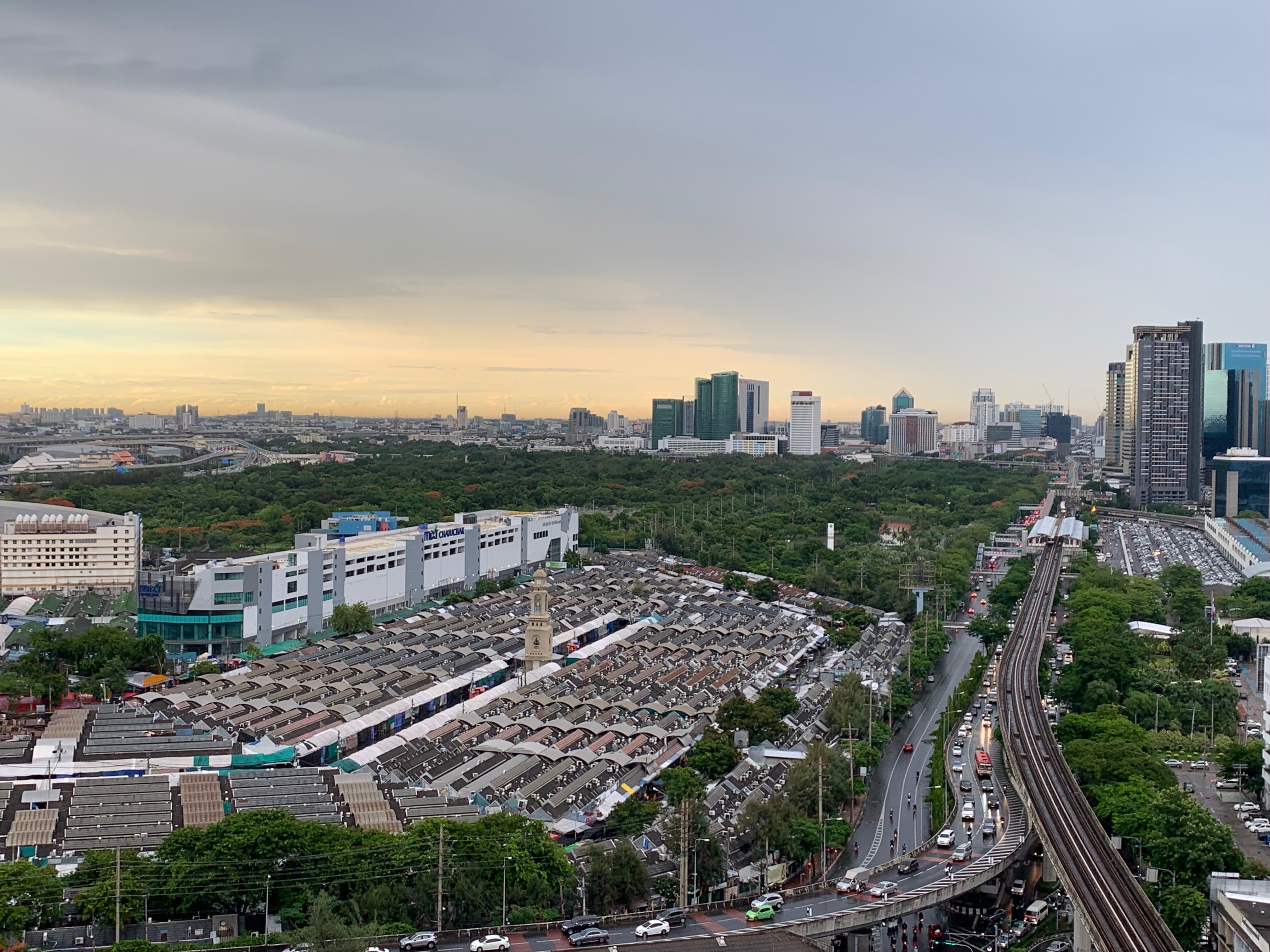 ให้เช่าคอนโด Ideo Phaholyothin Chatujak (ไอดีโอ พหลโยธิน จตุจักร) 2 ห้องนอน 1 ห้องน้ำ ขนาด 48 ตรม ชั้น 26 ตำแหน่งดีที่สุดของโครงการ