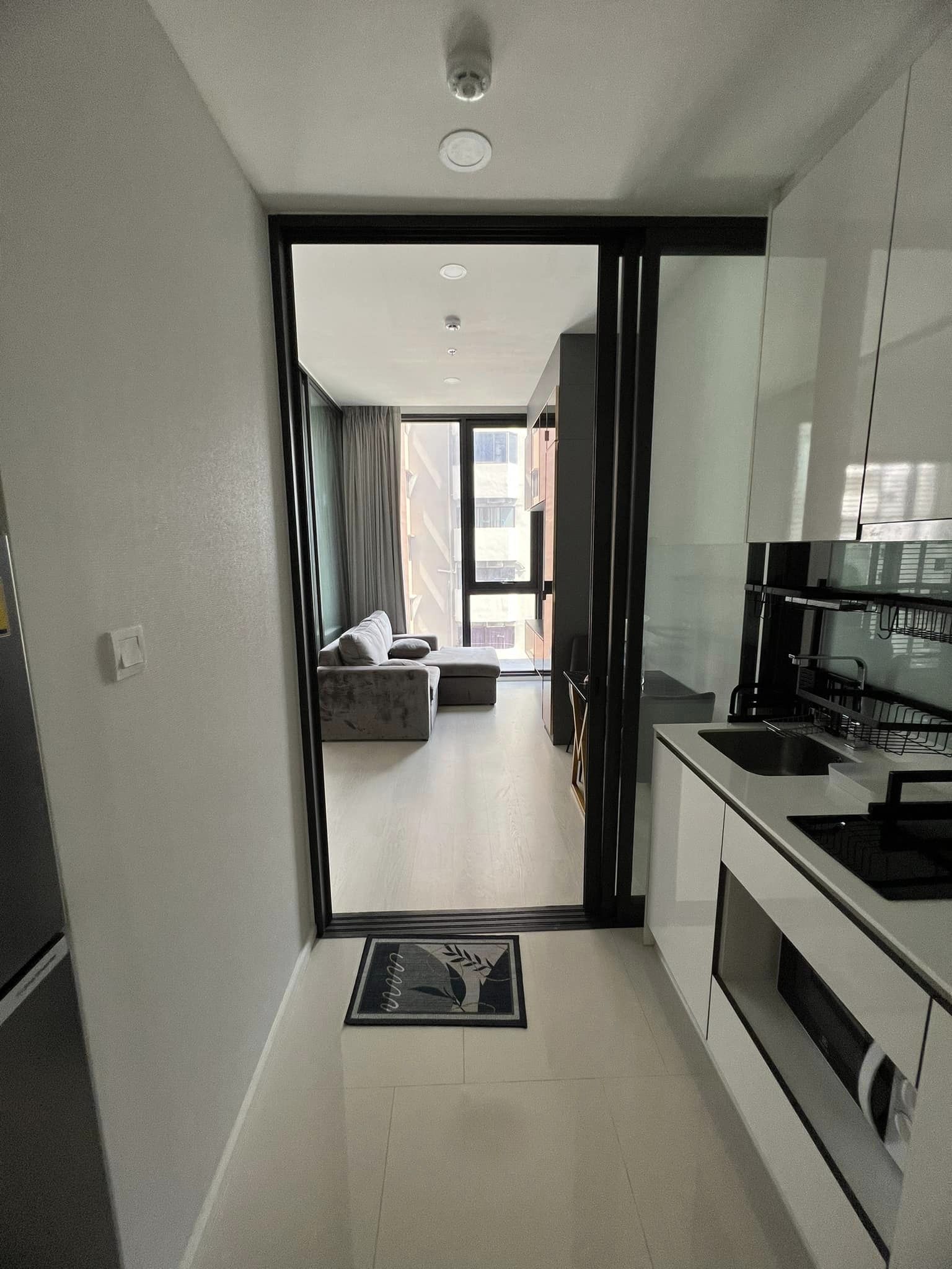 ให้เช่าคอนโด Mazarine Ratchayothin (แมสซารีน รัชโยธิน) - ห้อง Studio ขนาด 35 ตรม. ชั้น 9 ห้องหัวมุม ไม่ร้อน - ครัวปิด