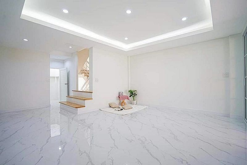 ให้เช่าทาวน์เฮ้าส์ 3 ชั้น 4 ห้องนอน 3 ห้องน้ำ 1 ห้องครัว บ้านเล่นระดับ ซอย พหลโยธิน 69 ห่างรถไฟฟ้าสถานีพหลโยธิน 69