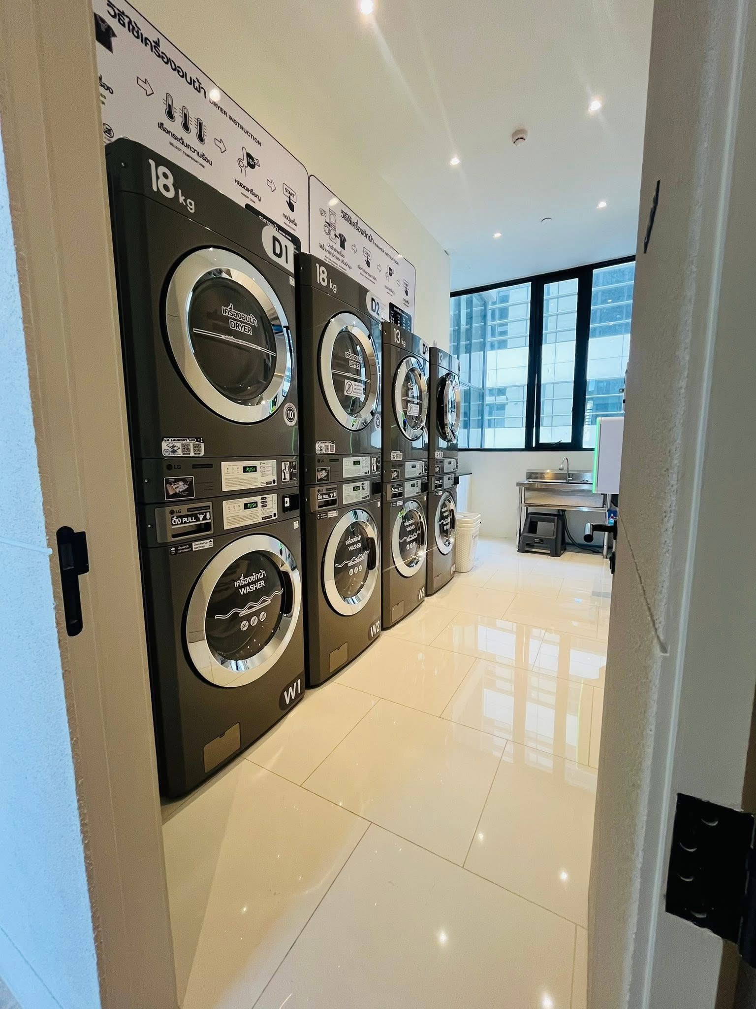 ให้เช่าคอนโด นิว ดิสทริค อาร์ไนน์ พระราม 9 / For Rent Nue District R9 (English below)