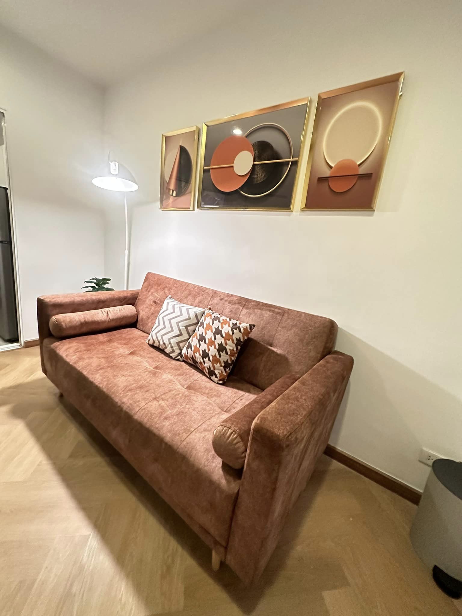 ปรับราคาลงจาก 18,000 เหลือ 16,000 คร่า ((ให้เช่า )) คอนโดเซ็นทริค ห้วยขวาง สเตชั่น ( Centric Huaykwang Station) ห้องสวย ปรัปปรุงใหม่ เฟอนิเจอร์ครบ เครื่องใช้ไฟฟ้าครบ พร้อมเข้าอยู่