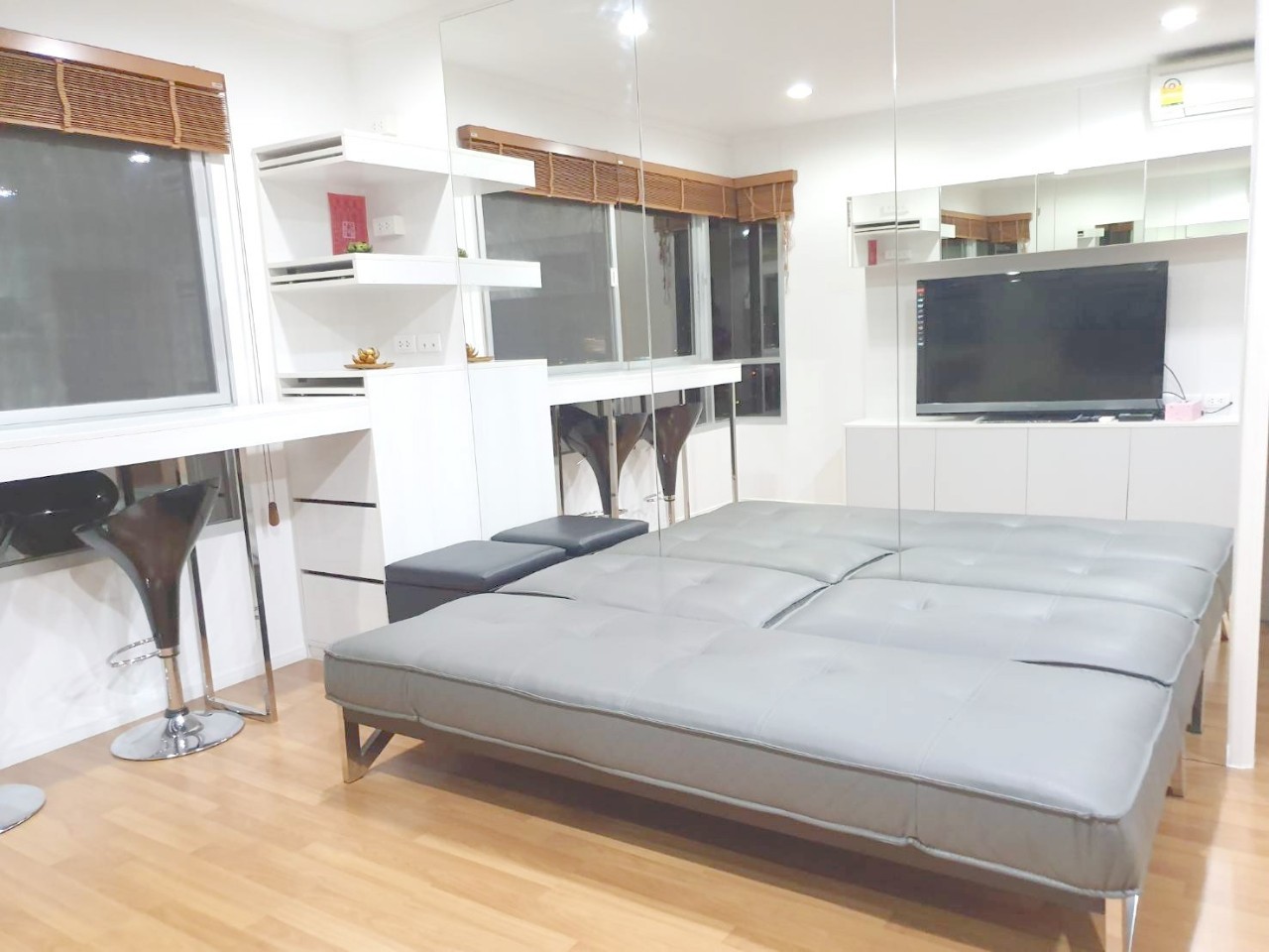 ขายคอนโด Lumpini Place Suksawat - Rama 2 ลุมพินี เพลส สุขสวัสดิ์ - พระราม 2 ห้องใหญ่ 1 ห้องนอน 1 ห้องน้ำ ขนาด 41 ตรม. ห้องมุม มีทั้งหมด 35 ชั้น