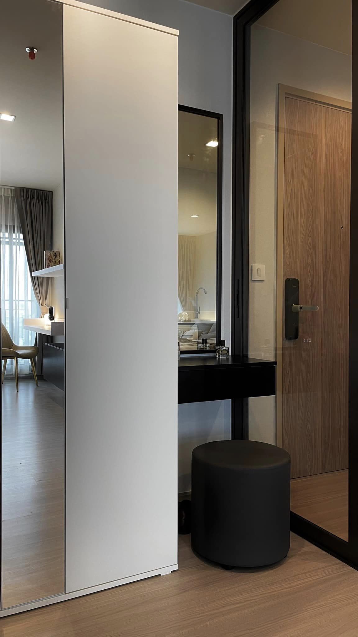 ให้เช่าคอนโด ไลฟ์ สาทร เซียร์รา ตลาดพลู (Life Sathorn Sierra Talat phlu ) 1 ห้องนอน ขนาด 28 SQ.M ชั้น 17 หน้าต่างทิศเหนือ หัวเตียงทิศตะวันออก