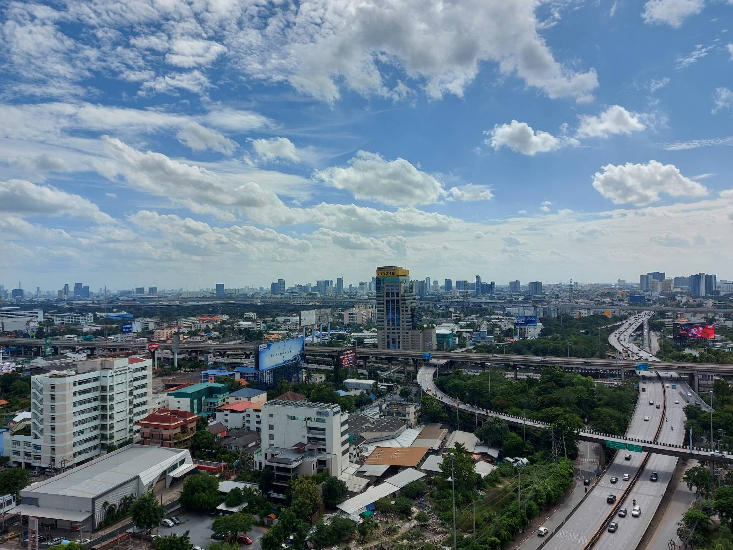 ขาย คอนโด ศุภาลัย ปาร์ค รัชโยธิน Supalai Park Ratchayothin ชั้น 24 ห้องมุม แบบ 2 ห้องนอน
