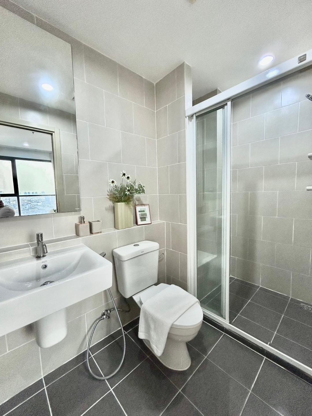 ขายด่วน! คอนโด The Base พระราม 9 – รามคำแหง ชั้นสูง วิวสวย พร้อมอยู่ 🎯 💥 ราคาสุดพิเศษเพียง 1,990,000 บาท!