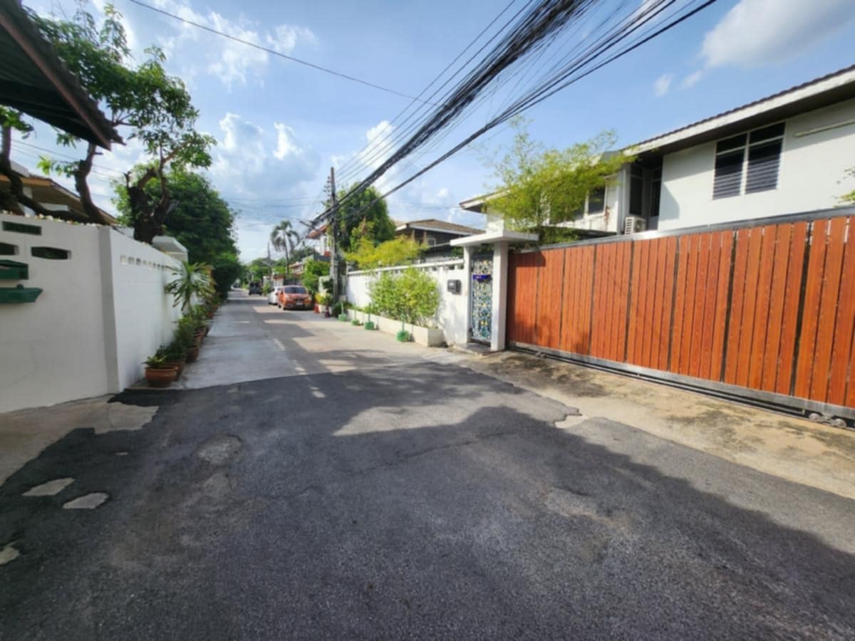 🌟 ให้เช่าบ้านเดี่ยว Sukhumvit 93 | บ้านใหญ่ 81 ตร.วา + เรือนไม้สัก ใจกลางสุขุมวิท พร้อมอยู่ 🌟