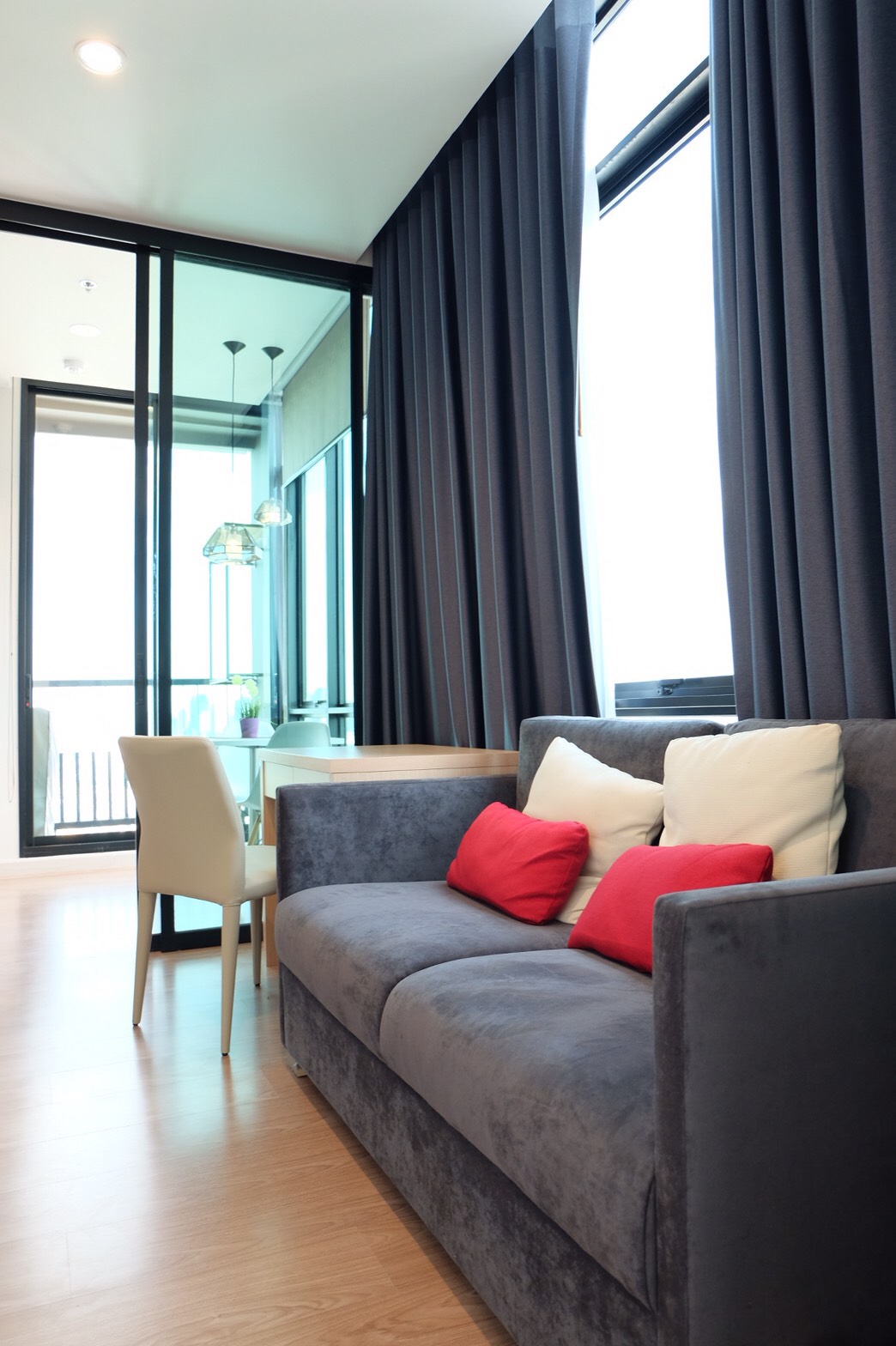 ให้เช่าคอนโดThe Capital Ratchaprarop-Vibha (เดอะ แคปิตอล ราชปรารภ-วิภา) 1 ห้องนอน 1 ห้องน้ำ