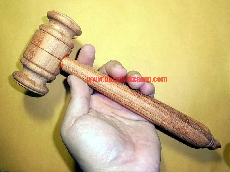 ค้อนไม้ประดู่ ยาว9.5นิ้ว.....ใช้ตอกงานเกี่ยวกับหน ังได้, หรืองานตอกที่กลัวตัวตอกหัวจะพังใช้ไม้ตอกจะช่วยซับแรงค รับ, ตอกลิ่มไม้, ตีระฆังได้