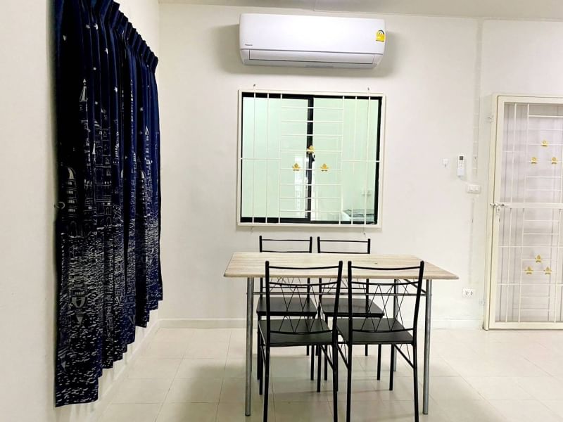 ให้เช่าบ้าน 15,500 บาท ต่อเดือน ทาวน์โฮม 2 ชั้น บ้านพฤกษา 58/2 ลาดกระบัง-สุวรรณภูมิ ถนน ลาดกระบัง 54 ศรีวารีน้อย