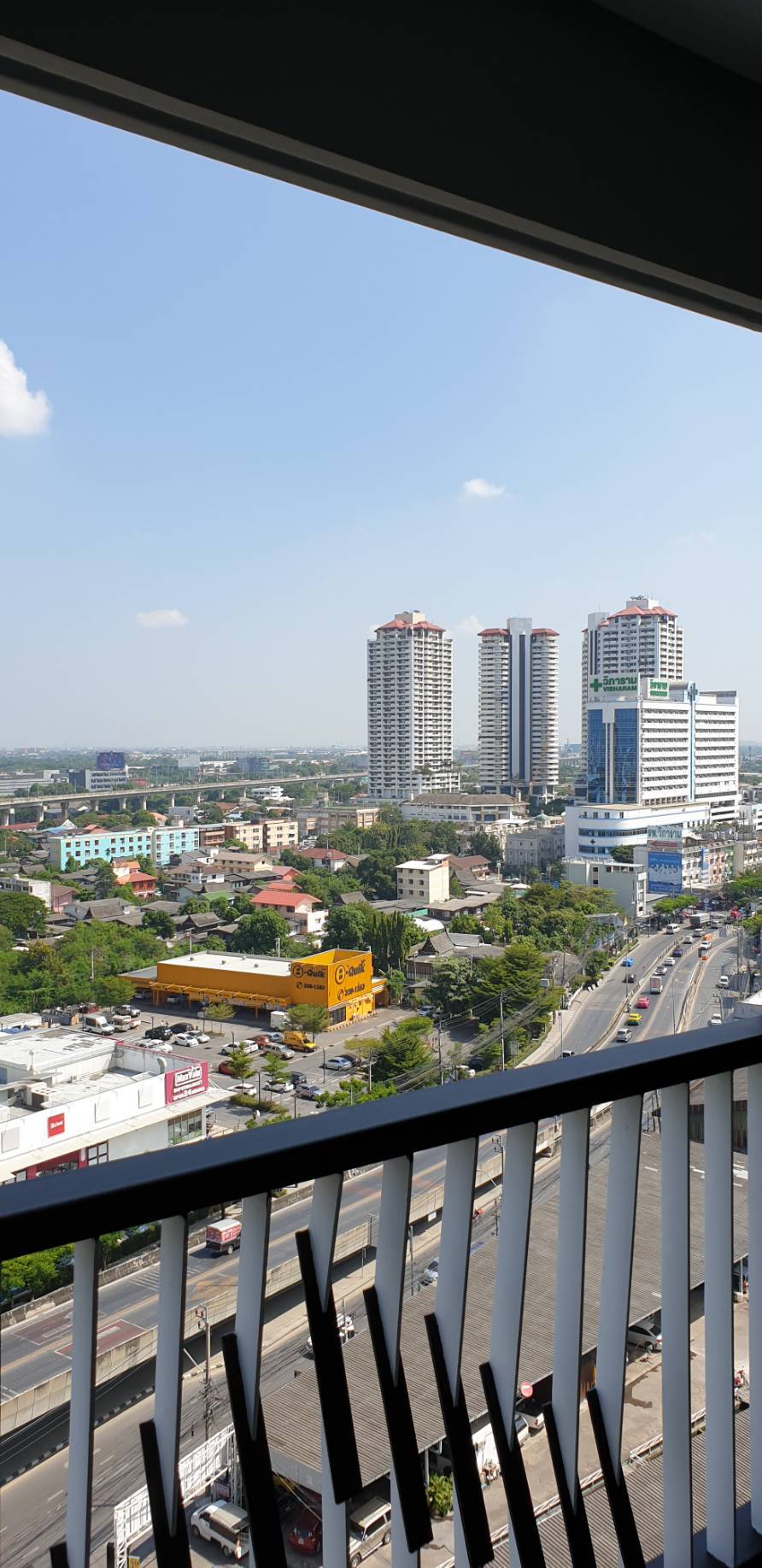 ขายดาวน์เท่าทุน จองพร้อมทำสัญญา คอนโดอัสสกาญจน์เพลส ศรีนครินทร์ (Asakan Place Srinakarin ราคาขายดาวน์ 681,500 บาท (ราคาที่ดีที่สุด + บนทำเลทอง)