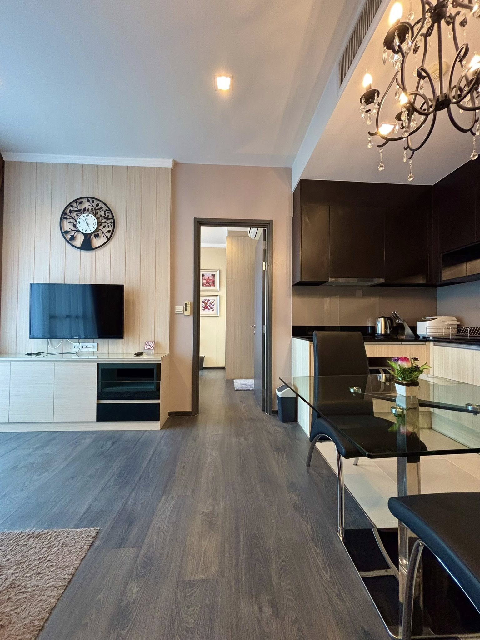 🏢 ให้เช่าคอนโด! Edge Sukhumvit 23 (เอดจ์ สุขุมวิท 23) ห้องมุม ชั้น 10 ขนาด 42 ตร.ม. แบบ 1 ห้องนอน พร้อม อ่างอาบน้ำ