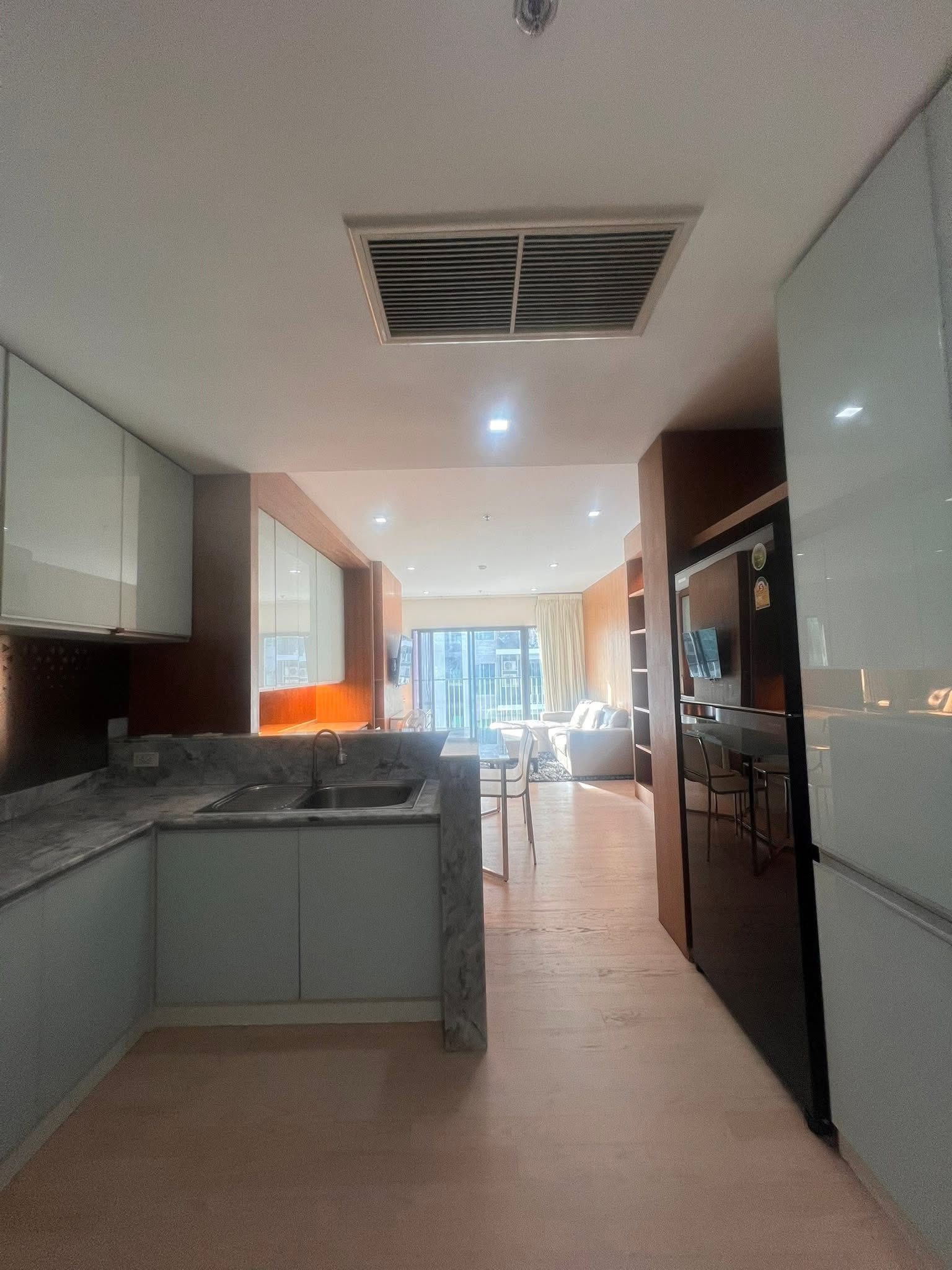 🏡✨ ขาย / เช่าคอนโดหรู ติด BTS ทองหล่อ‼ พร้อมอยู่