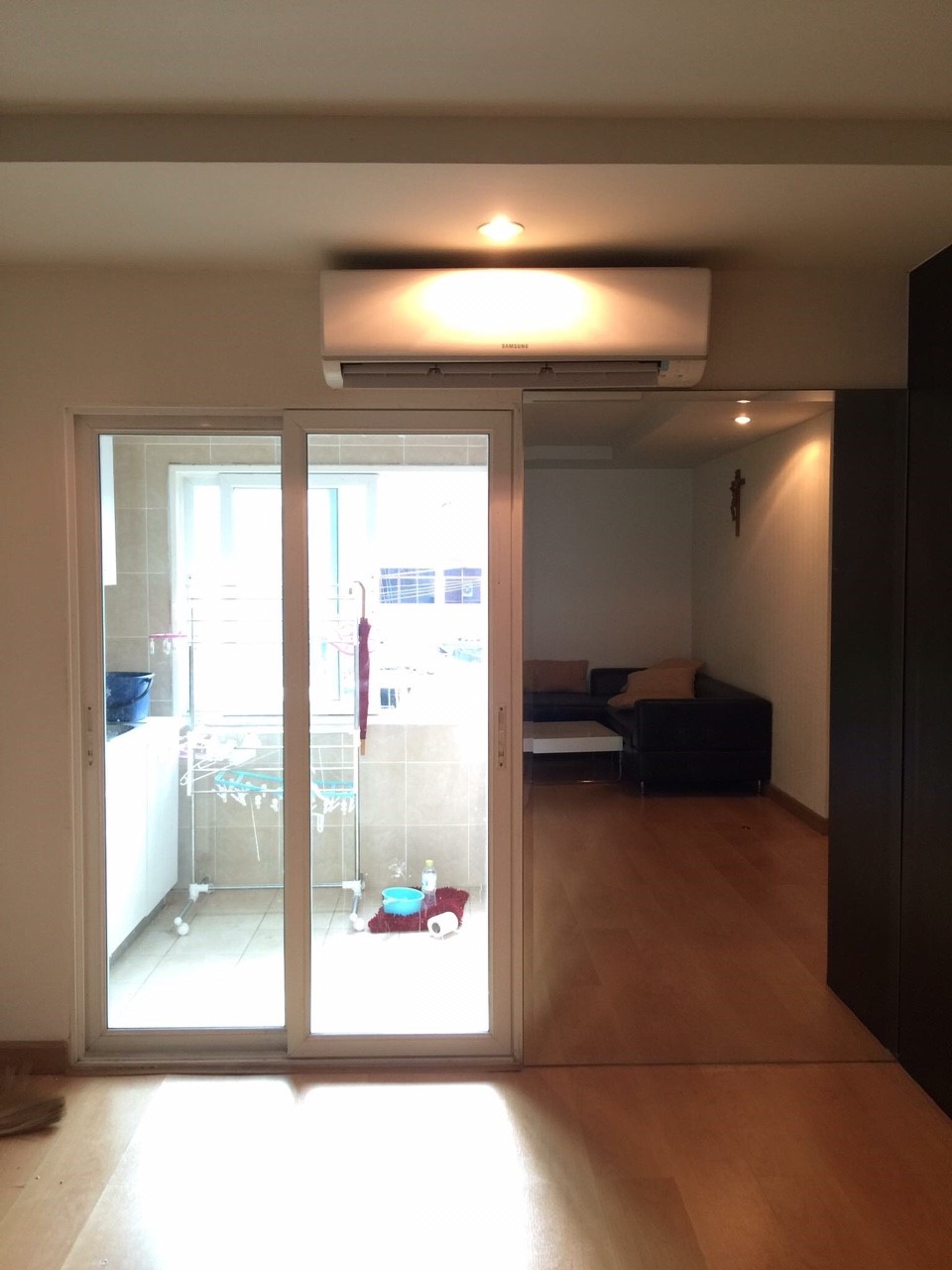 คอนโด แฮปปี้ ลิฟวิ่ง รัชดา 18 Happy Living Ratchada 18 ให้เช่า 2 ห้องนอน 2 ห้องน้ำ 1 ห้องรับแขก 1ห้องครัว เนื้อที่ 67ตรม.