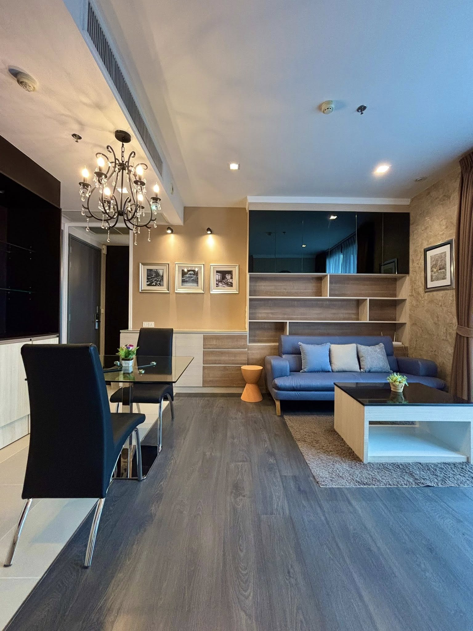 🏢 ให้เช่าคอนโด! Edge Sukhumvit 23 (เอดจ์ สุขุมวิท 23) ห้องมุม ชั้น 10 ขนาด 42 ตร.ม. แบบ 1 ห้องนอน พร้อม อ่างอาบน้ำ