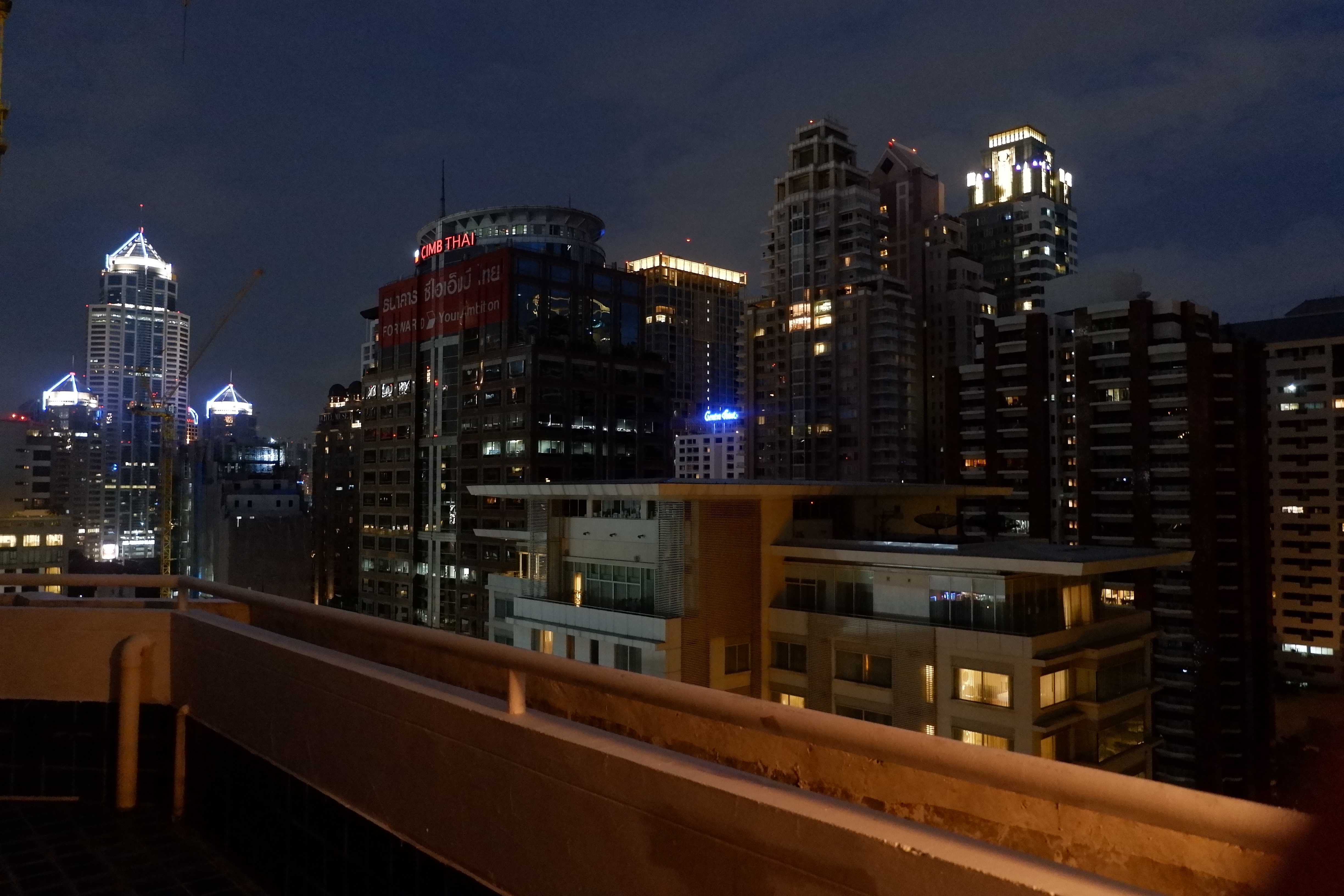 ให้เช่าคอนโด Mitkorn Mansion (มิตรกร แมนชั่น ) 3 ห้องนอน + ห้องแม่บ้าน 2 ห้องน้ำ ขนาด 215 ตรม