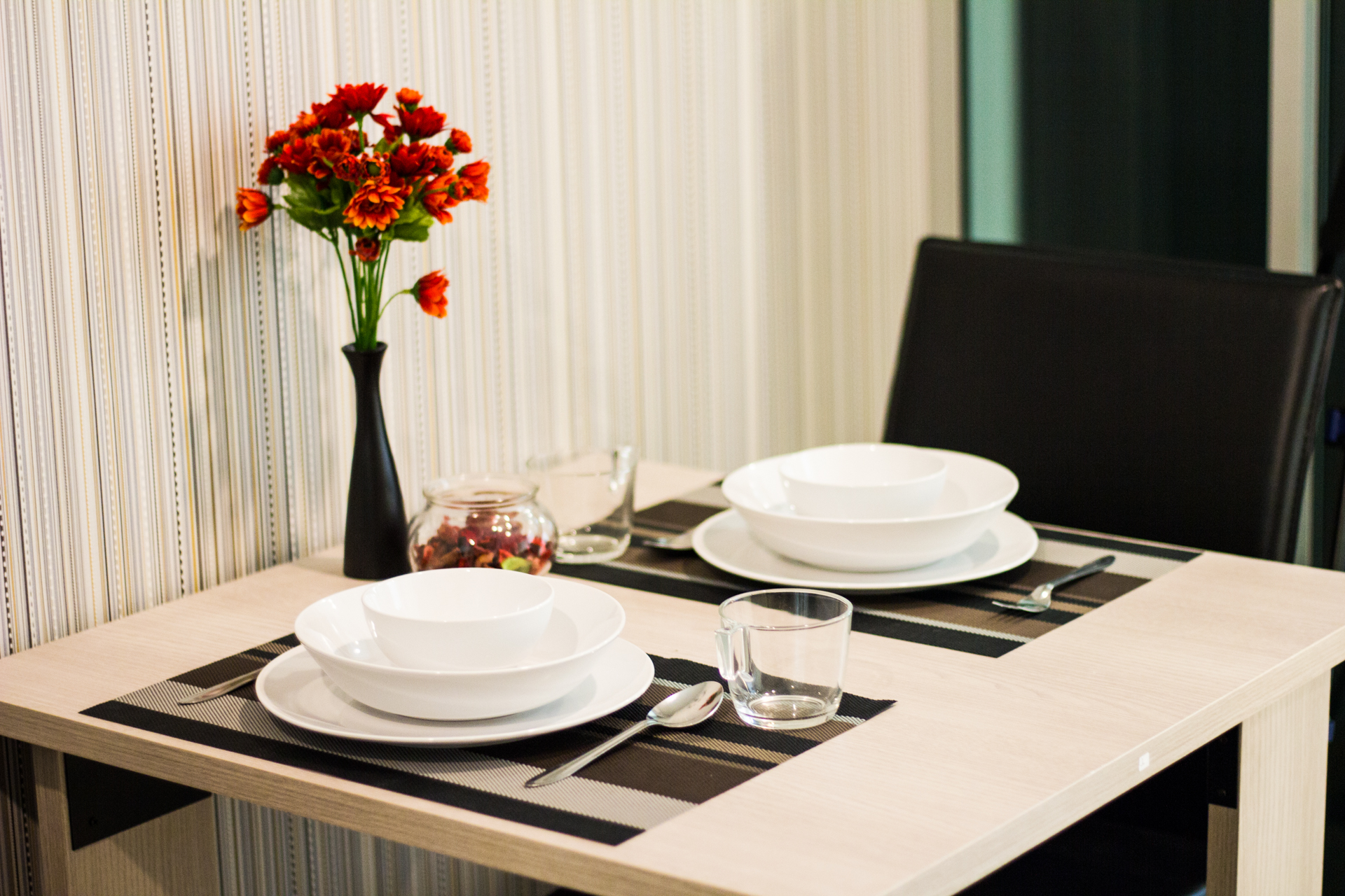 ขายคอนโดThe Kith Plus Sukhumvit 113 (เดอะ คิทท์ พลัส สุขุมวิท 113) 2 ยูนิต ตกแต่งครบพร้อมเข้าอยู่ ยูนิตที่1 แบบ 1 ห้องนอน 1 ห้องน้ำ ตึก A ชั้น 3