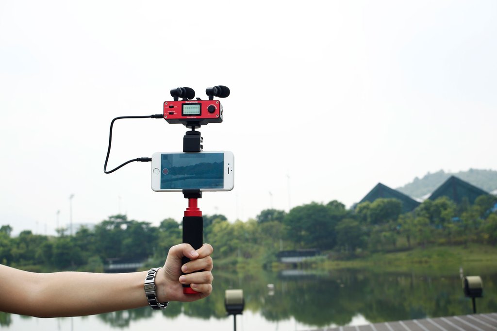 SmartMixer - Audio Adapter for iPhone, iPad, iPod, Mac, and Android Smartphones