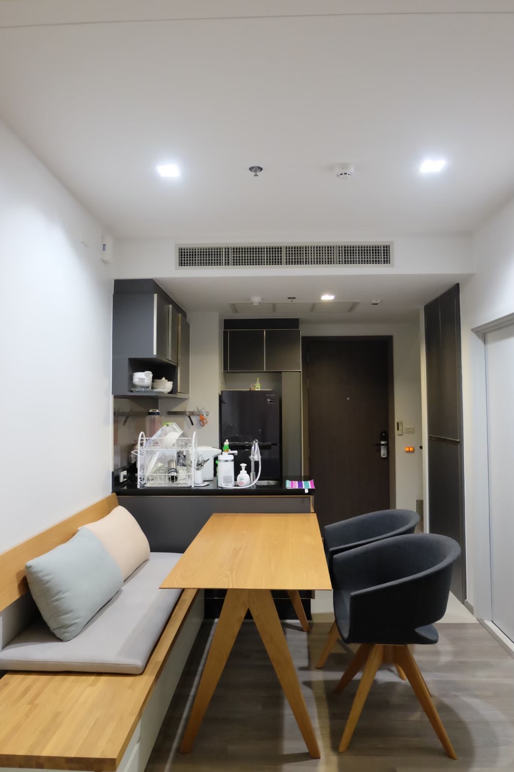 ให้เช่าคอนโด Nye by Sansiri (นายน์ บาย แสนสิริ) 2 ห้องนอน 2 ห้องน้ำ ห้อง Duplex ชั้น 29-30 top floor