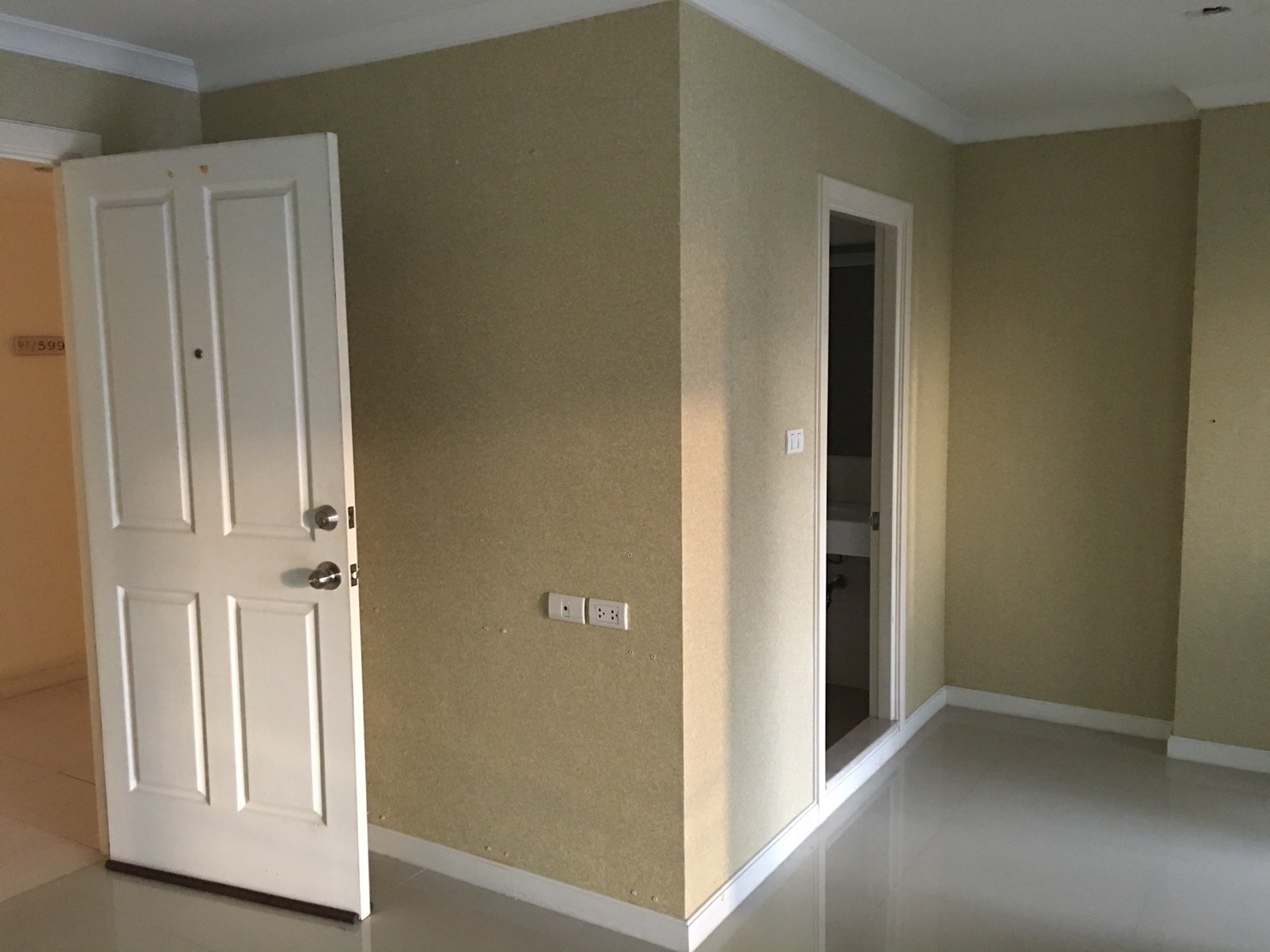 ขายคอนโด ลุมพินี เพลส พระราม 9 Lumpini Place Rama 9 - Ratchada ตึก B ชั้น 28 พื้นที่ 37.11 ตร.เมตร วิว ห้องหันหน้าไปทางด้านเซ็นทัล พระราม 9