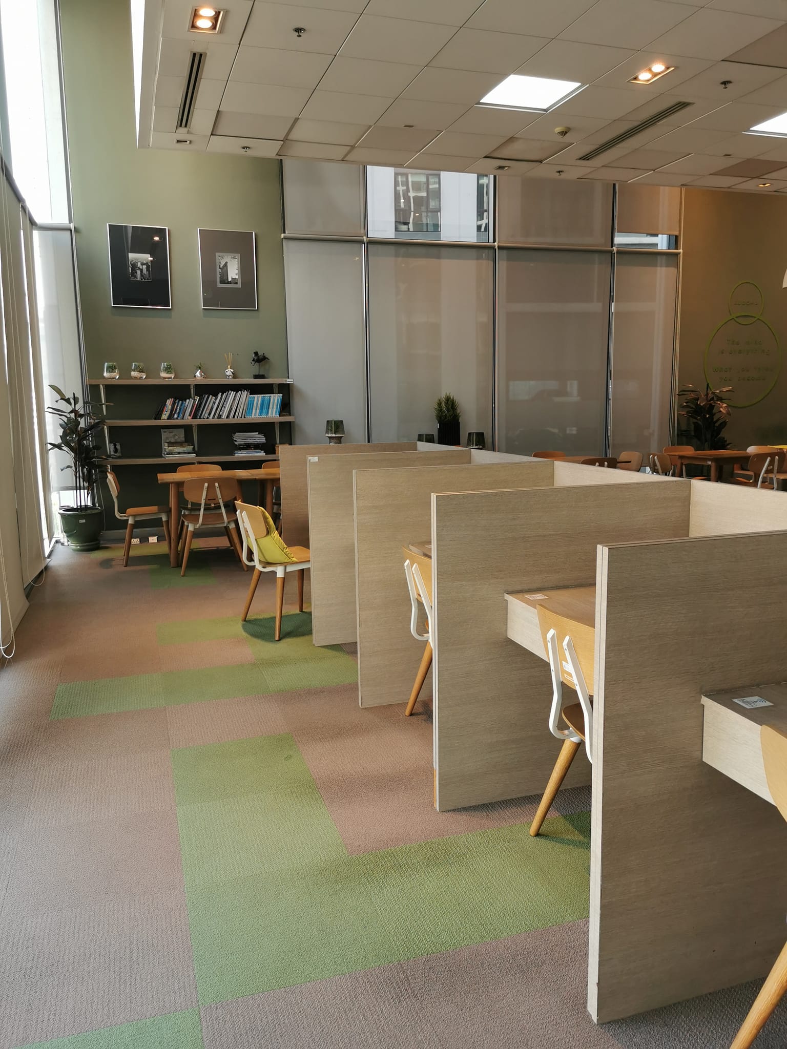 คอนโดให้เช่า คอนโดให้เช่า ที่ IDEO Mobi Rama 9 (ไอดีโอ โมบิ พระราม 9) ใกล้ BTS พระรามเก้า 2 ห้องนอน