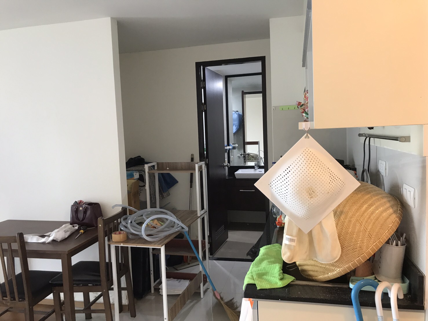 ขายด่วนคอนโด Abstracts Phahonyothin Park (แอ็บสแตร็กส์ พหลโยธิน พาร์ค 1 ห้องนอน 1 ห้องน้ำ ขนาด 44.19 ตรม ชั้น 31 วิว ตึกช้าง