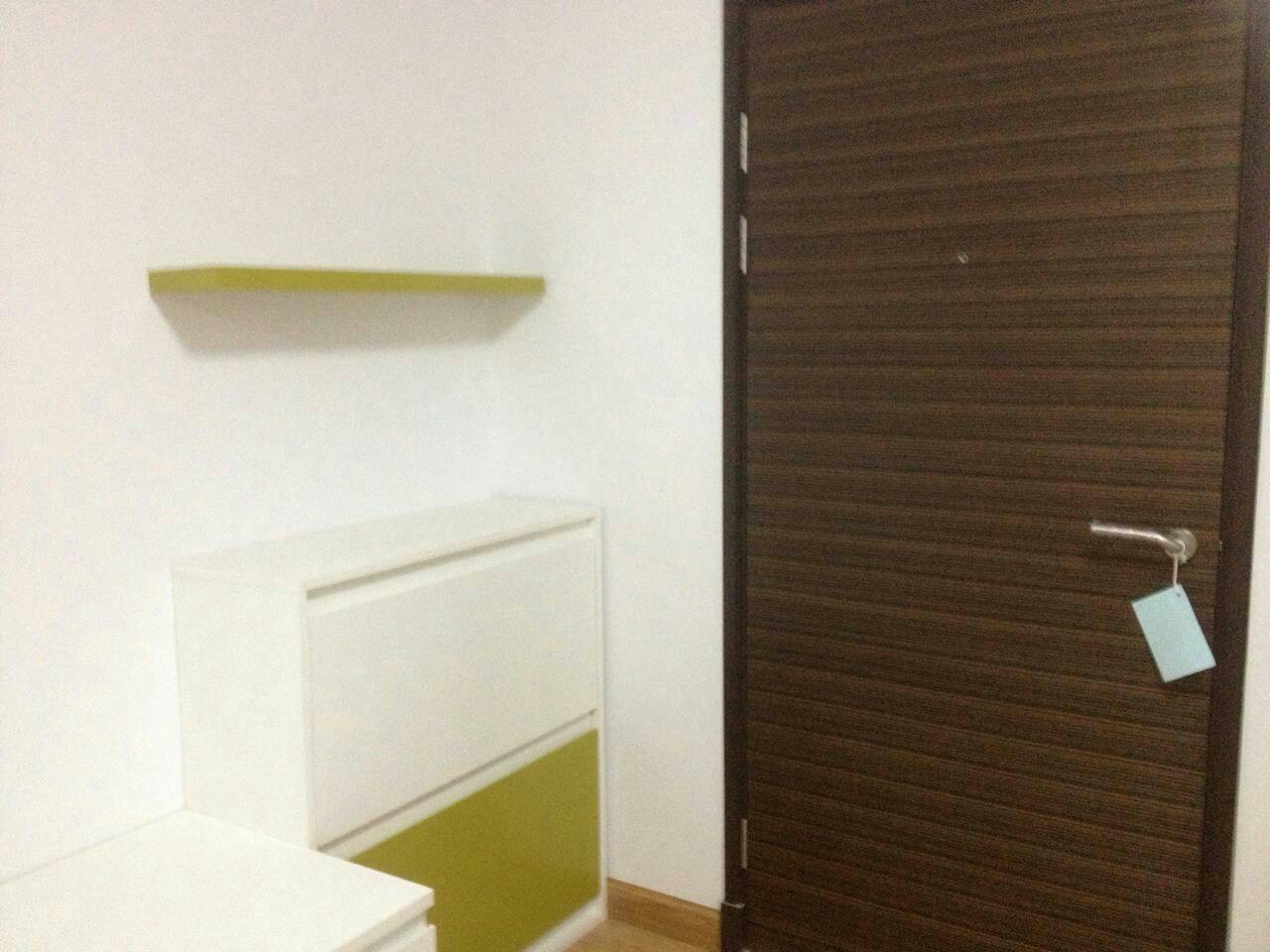 ให้เช่า/ขาย Condo Supalai Park Asoke-Ratchada ห้อง studio ชั้น 7 พื้นที่ 34 ตร.ม เช่า 12500 / เดือน ขาย 2.55 ล้าน วิวถนนพระราม 9 พร้อมเฟอร์นิเจอร์