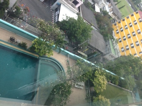 ขายคอนโดLamaison Paholyothin 24 (ลาเมซอง พหลโยธิน 24 ) 1 นอน 1 น้ำ ขนาด 45.19 ตรม. ราคา 1.9 ลบ.พร้อมเครื่องใช้ไฟฟ้าและเฟอร์นิเจอร์ ชั้น 10 ขนาด 45.19 ตรม. 1 ห้องนอน 1 ห้องครัว 1 ห้องน้ำ วิวสระว่ายน้ำ