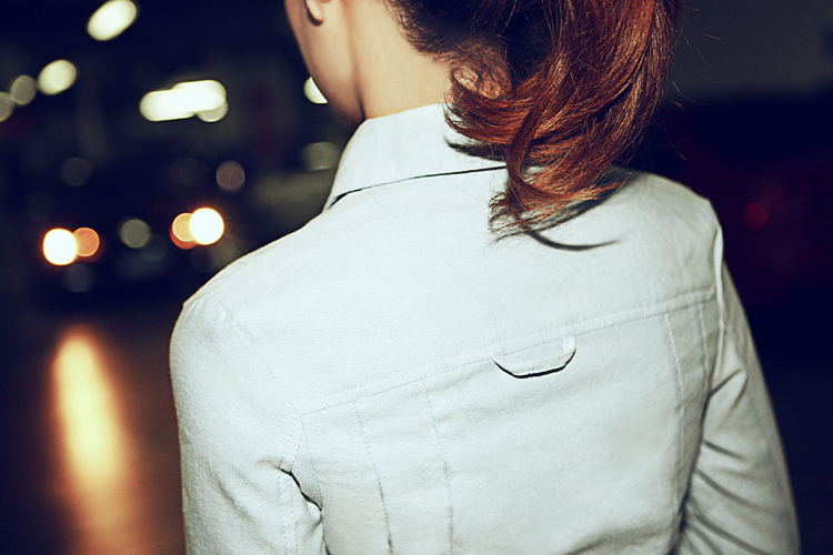 FASHION เสื้อเชิ้ตแฟชั่นแขนยาว ใส่ทำงาน ใส่เที่ยว สีฟ้า ผ้าคอตตอน กระดุมหน้า สาวเท่ห์ ASIA STREET FASHION