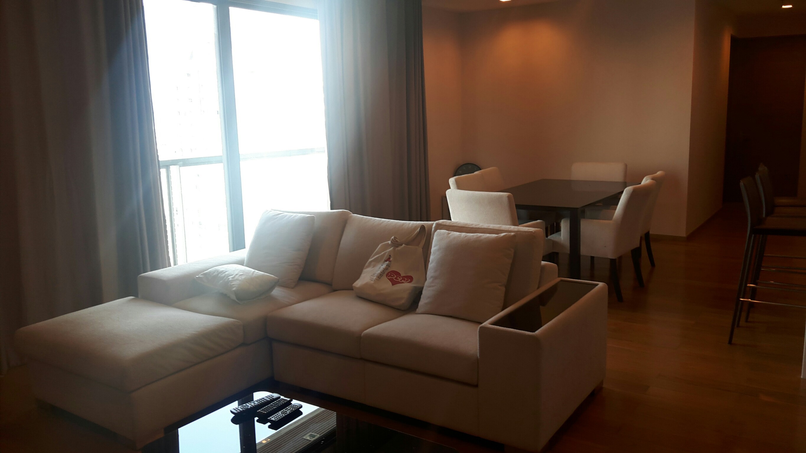 รหัสทรัพย์ 29713 ให้เช่าคอนโด ดิ แอดเดรส สาทร THE ADDRESS SATHORN ห้อง 3 ห้องนอน 3 ห้องน้ำ ชั้น39 พื้นที่ 133 ตรม.วิวตึกมหานคร ราคาเช่า 150,000 บาทต่อเดือน