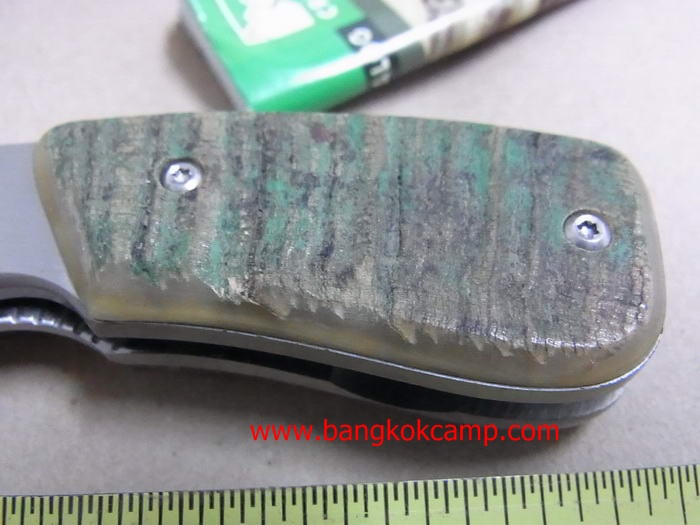 มีดพับ CRKT...ใบมีดออกแบบให้ใช้งานได้อเนกประสงค์... ด้ามประกับเขาแกะแท้ ..พร้อมกล่อง....ใหม่ แท้.(No.2)