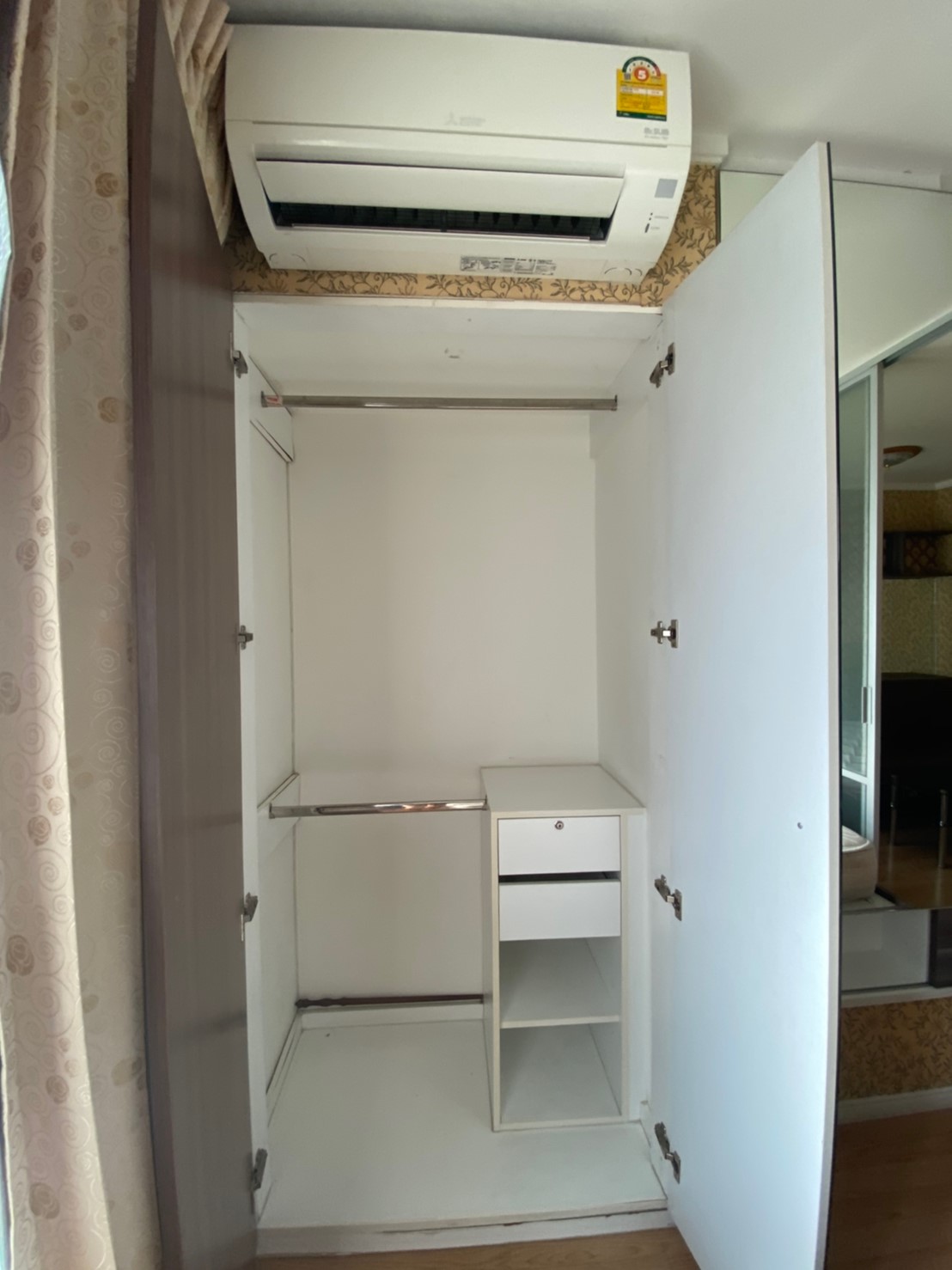 ขายด่วนคอนโด Lumpini Ville Lasalle - Barring (ลุมพินี วิลล์ ลาซาล-แบริ่ง ) แบบห้อง 1 ห้องนอน 1 ห้องน้ำ ขนาด 22.8ตรม