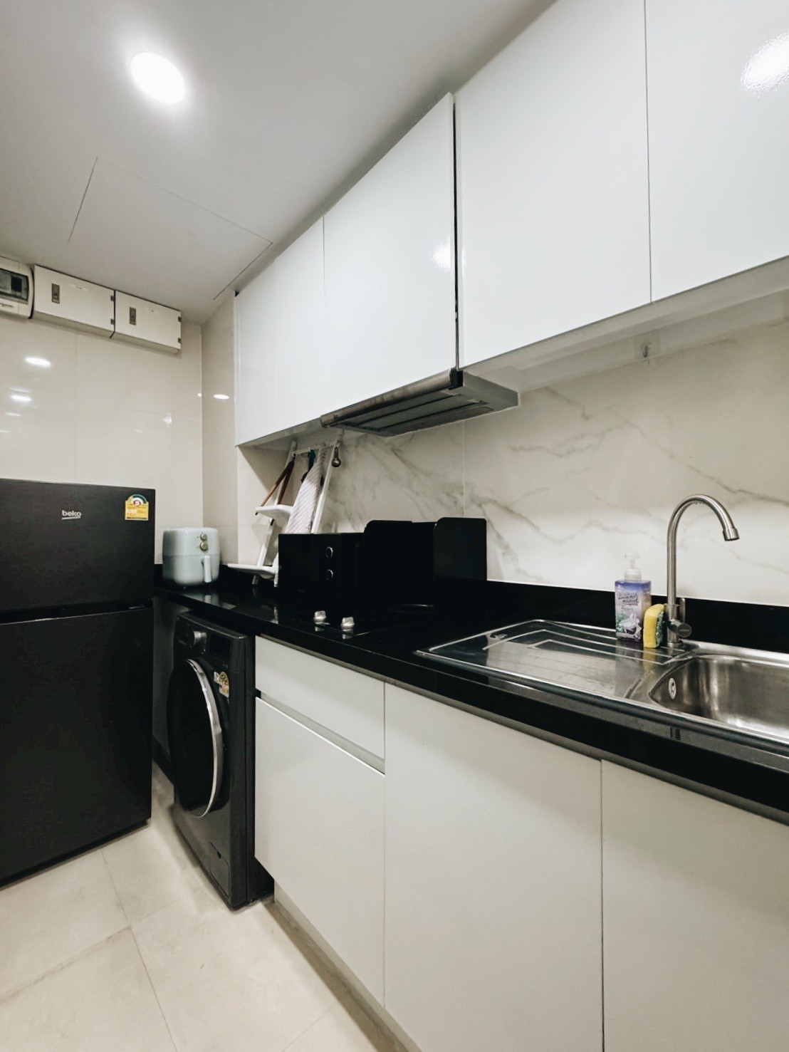✨ ให้เช่า VERTIQ Condo Sripraya – Siam (เวอร์ติค คอนโด สี่พระยา – สยาม) ✨ คอนโดห้องรีโนเวทใหม่ ใกล้ MRT สามย่านเพียง 300 เมตร เดินทางสะดวก ใกล้ จุฬา, สีลม, สาทร, สยาม