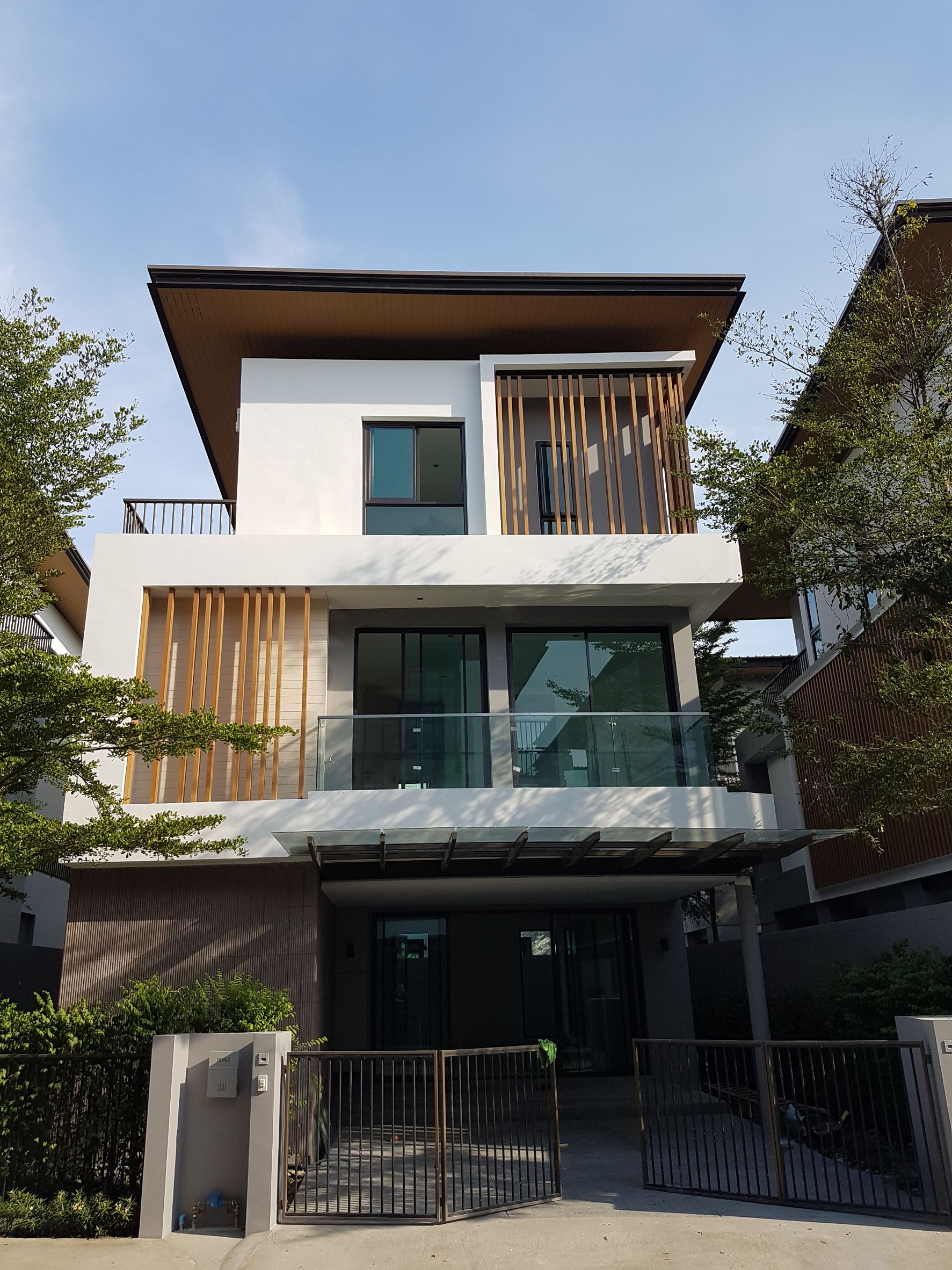ให้เช่า บ้านเดี่ยว 3 ชั้น 75,000 บาท หมู่บ้าน AQ Arbor สวนหลวง บ้านใหม่หรู มือ 1