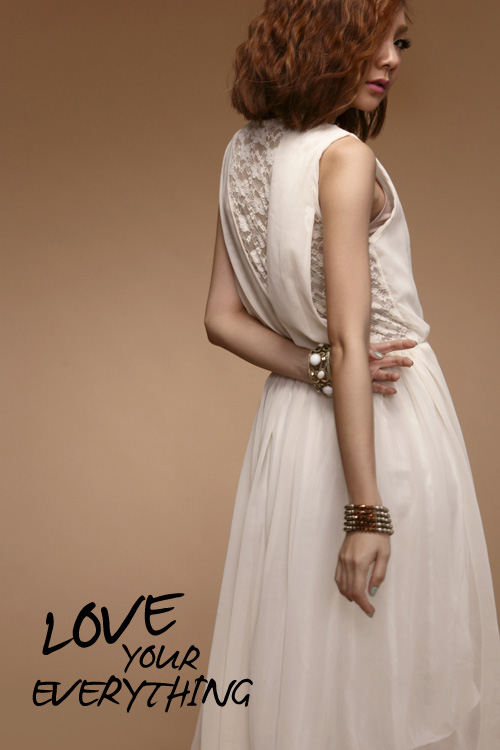 maxi dress - ชุดเดรสยาว แขนกุด สีครีม ผ้าชีฟอง กระดุมหน้า แต่งลูกไม้ด้านหลัง จั๊มเอว สามารถใส่ออกงานได้ น่ารัก Asia Street Fashion