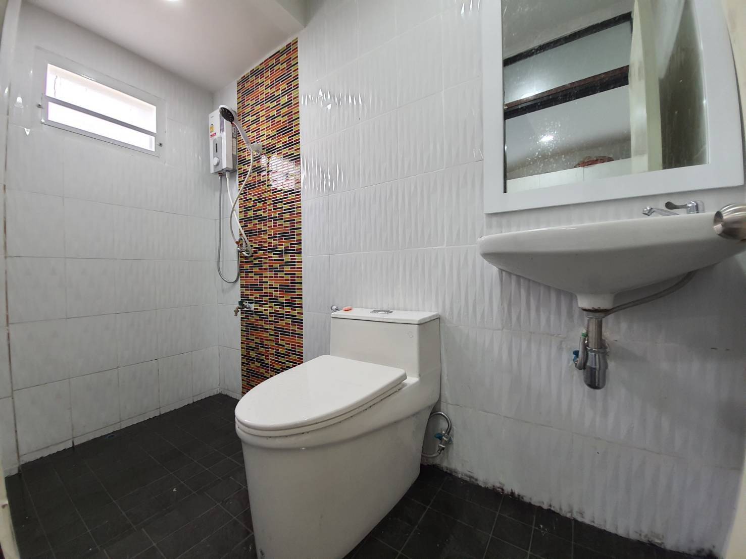 ขาย / เช่า ทาวน์เฮ้าส์ 2 ชั้น แต่งครบพร้อมอยู่ หมู่บ้านนิชดา ปากเกร็ด ทำเลดี ใกล้ตลาด ทาวน์เฮ้าส์ 2 ชั้น 16 ตารางวา 2 ห้องนอน 1ห้องน้ำ