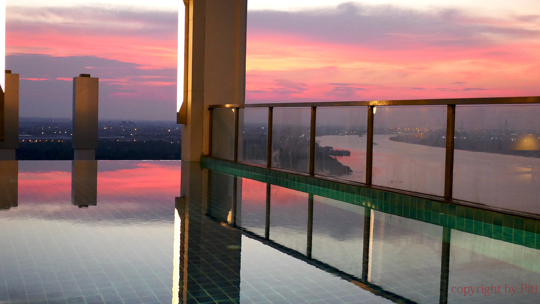 ขายคอนโด Knightsbridge Sky River Ocean (ไนท์บริดจ์ สกาย ริเวอร์ โอเชี่ยน) 1 ห้องนอน วิวโค้งแม่น้ำ