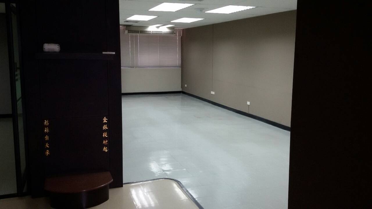 Office ให้เช่า พื้นที่ 192 ตรม ตึกอมรพันธ์ 2 ชั้น 15 ราคา 48000 ต่อเดือน