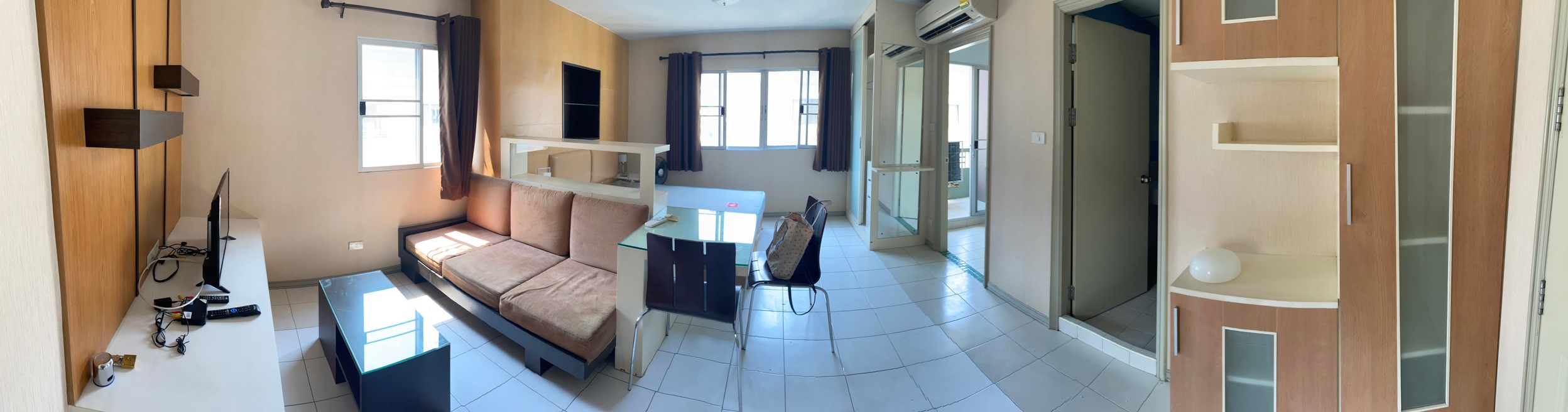 ขายถูกคอนโด Lumpini Center Sukhumvit 77 (ลุมพินี เซ็นเตอร์ สุขุมวิท 77) แบบห้อง 1 ห้องนอน 1 ห้องน้ำ ขนาด 30.5 ตรม ชั้น 9 วิว ตึก อาคาร D ชั้น 9 ราคาขาย 1,600,000 บาท ค่าโอนคนละครึ่ง ห้องตกแต่งพร้อมเข้าอยู่