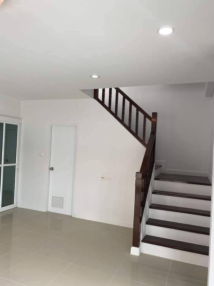 ขายบ้านเดี่ยว 2 ชั้น 56 ตร.วา 3 ห้องนอน 2 ห้องน้ำ โครงการ บ้านฟ้าปิยรมย์ เนสโต้ วงแหวนลำลูกกา-คลอง 6 บ้านหลังที่ 3 นับจากหน้าโครงการ