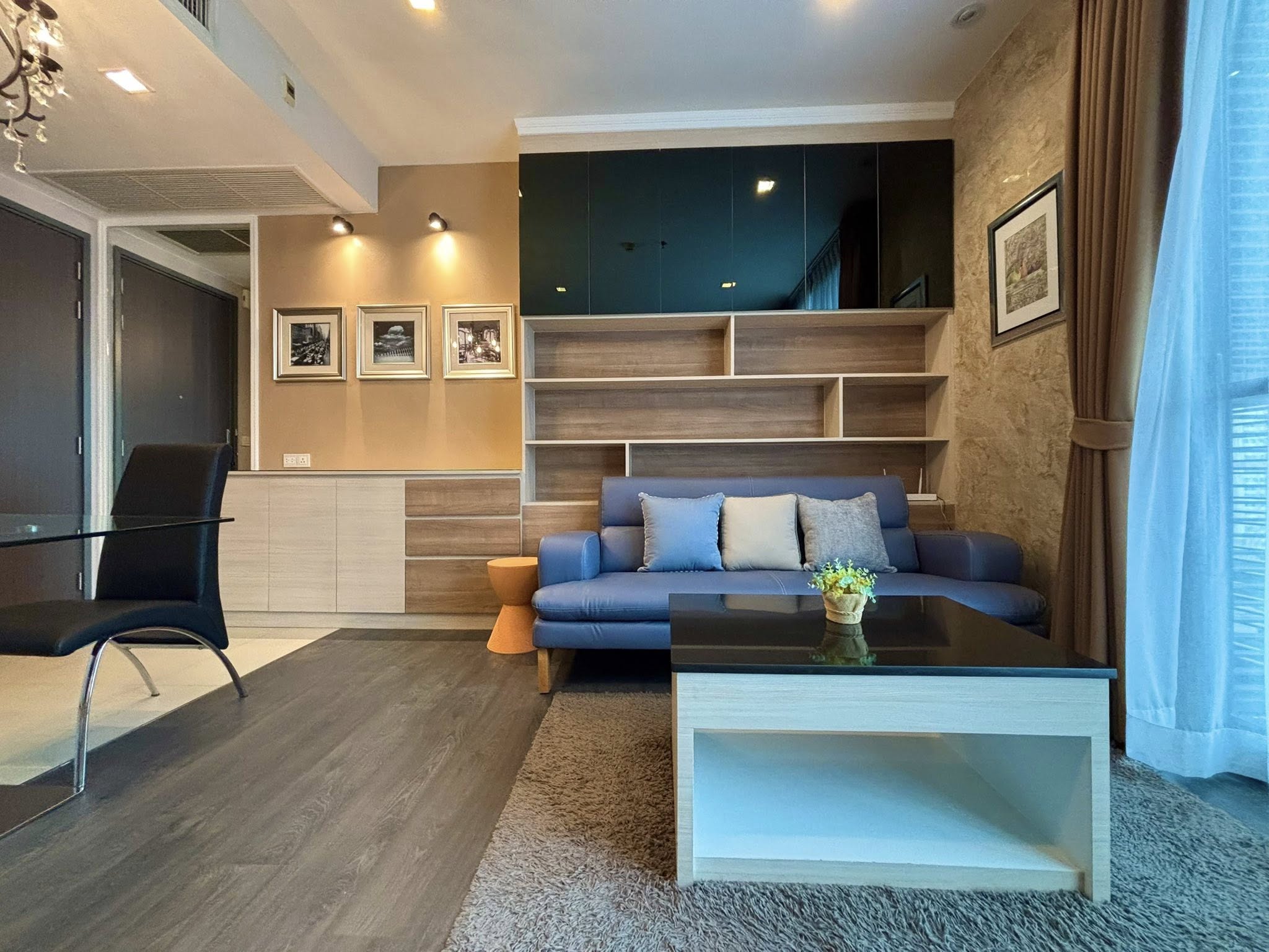 🏢 ให้เช่าคอนโด! Edge Sukhumvit 23 (เอดจ์ สุขุมวิท 23) ห้องมุม ชั้น 10 ขนาด 42 ตร.ม. แบบ 1 ห้องนอน พร้อม อ่างอาบน้ำ