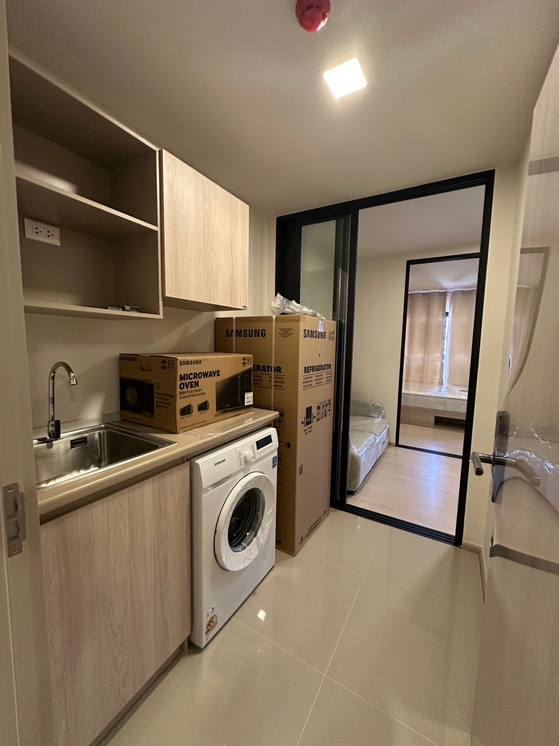 ให้เช่าคอนโด d condo shine rangsit ดีคอนโด ชายน์ รังสิต 1 ห้องนอน 1 ห้องน้ำ ขนาด 26 ตรม (มี 2 ห้องติดกันห้อง 65-66 )