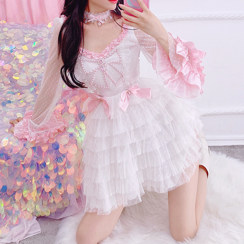 Summer Joy : พรีออเดอร์ เดรสแฟชั่นสไคล์โลลิต้าสีขาวตัดชมพู แขนยาว ช่วงอกประดับมุกแบบสวยหรู งานแบรนด์