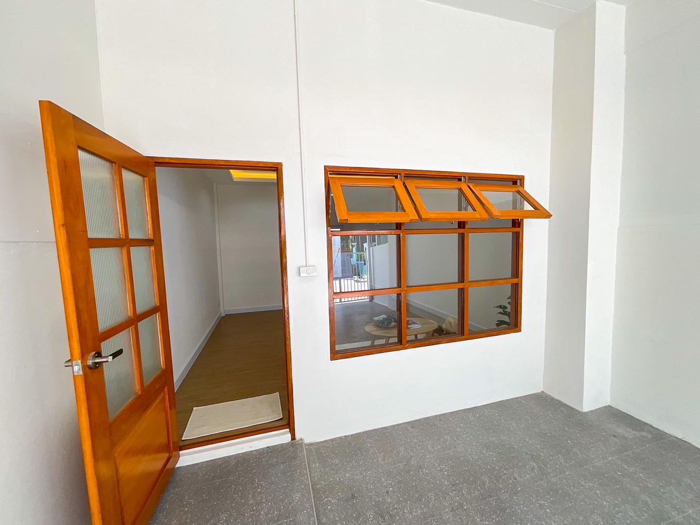 ขายทาวน์เฮ้าส์ หมู่บ้านธนจิตต์ ราคาพิเศษ 1,490,000 บาท ฟรีโอน! ทาวน์เฮ้าส์ 2 ชั้น ตกแต่งใหม่ พร้อมเข้าอยู่