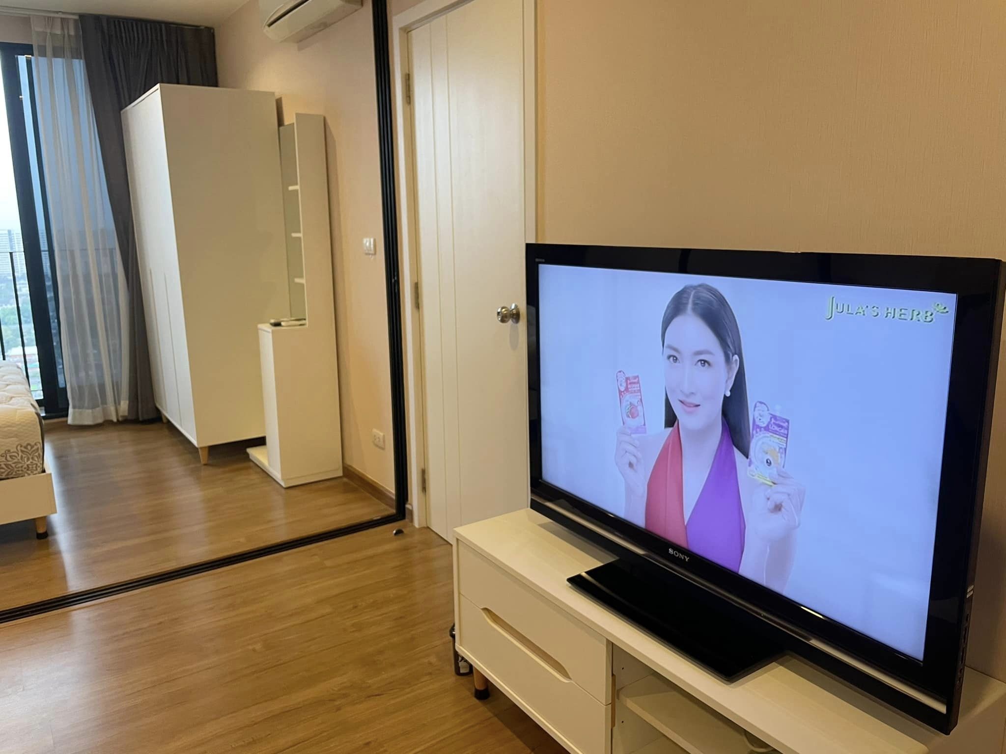 ให้เช่าคอนโดติดห้าง The Tree Interchange (เดอะ ทรี อินเตอร์เชนจ์) ชั้น 27 วิว สวย ขนาด 36 ตรม. เฟอร์ครบ 1ห้องนอน 1 ห้องน้ำ อาคาร A