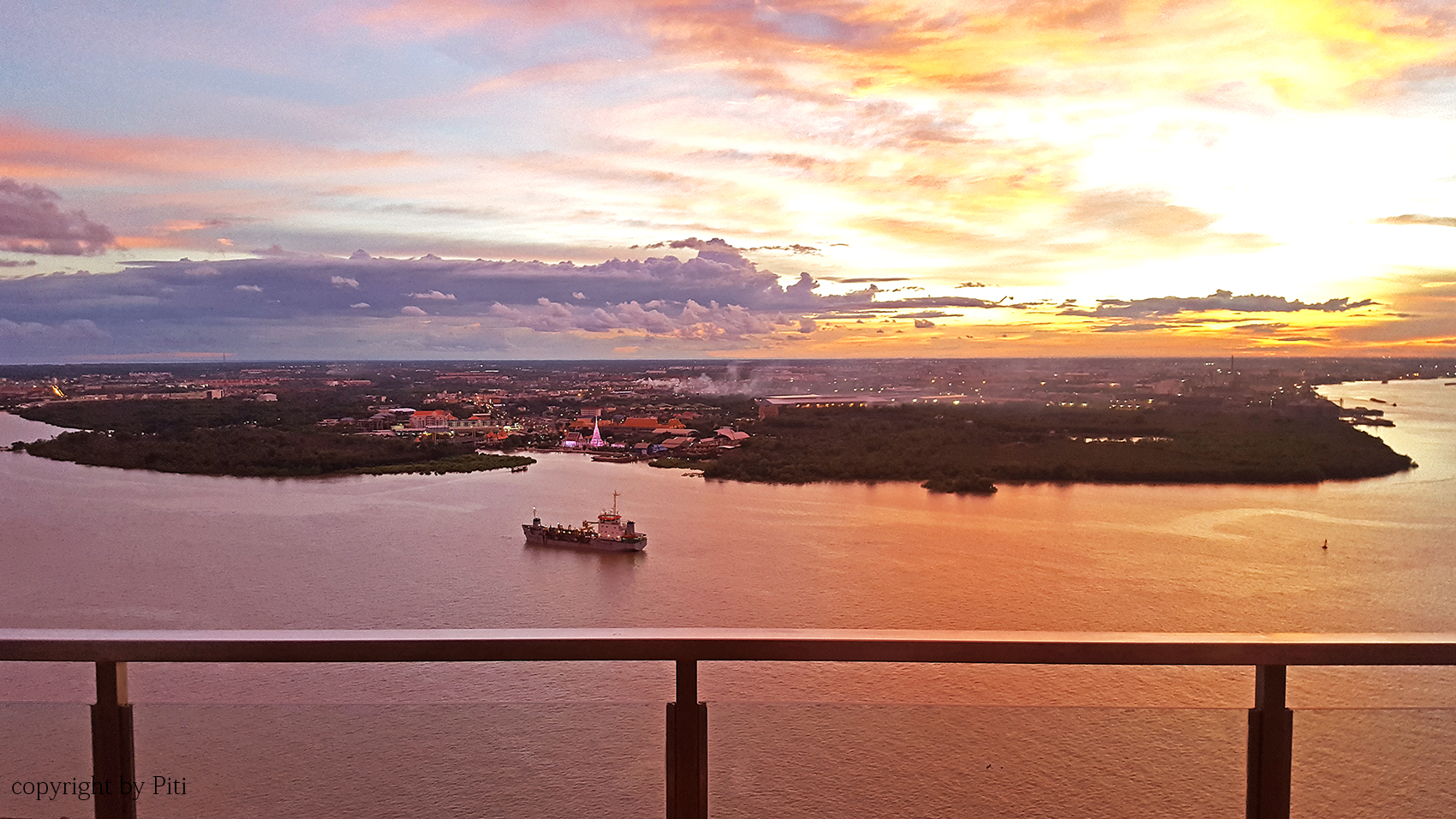 ขายคอนโด Knightsbridge Sky River Ocean (ไนท์บริดจ์ สกาย ริเวอร์ โอเชี่ยน) 1 ห้องนอน วิวโค้งแม่น้ำ