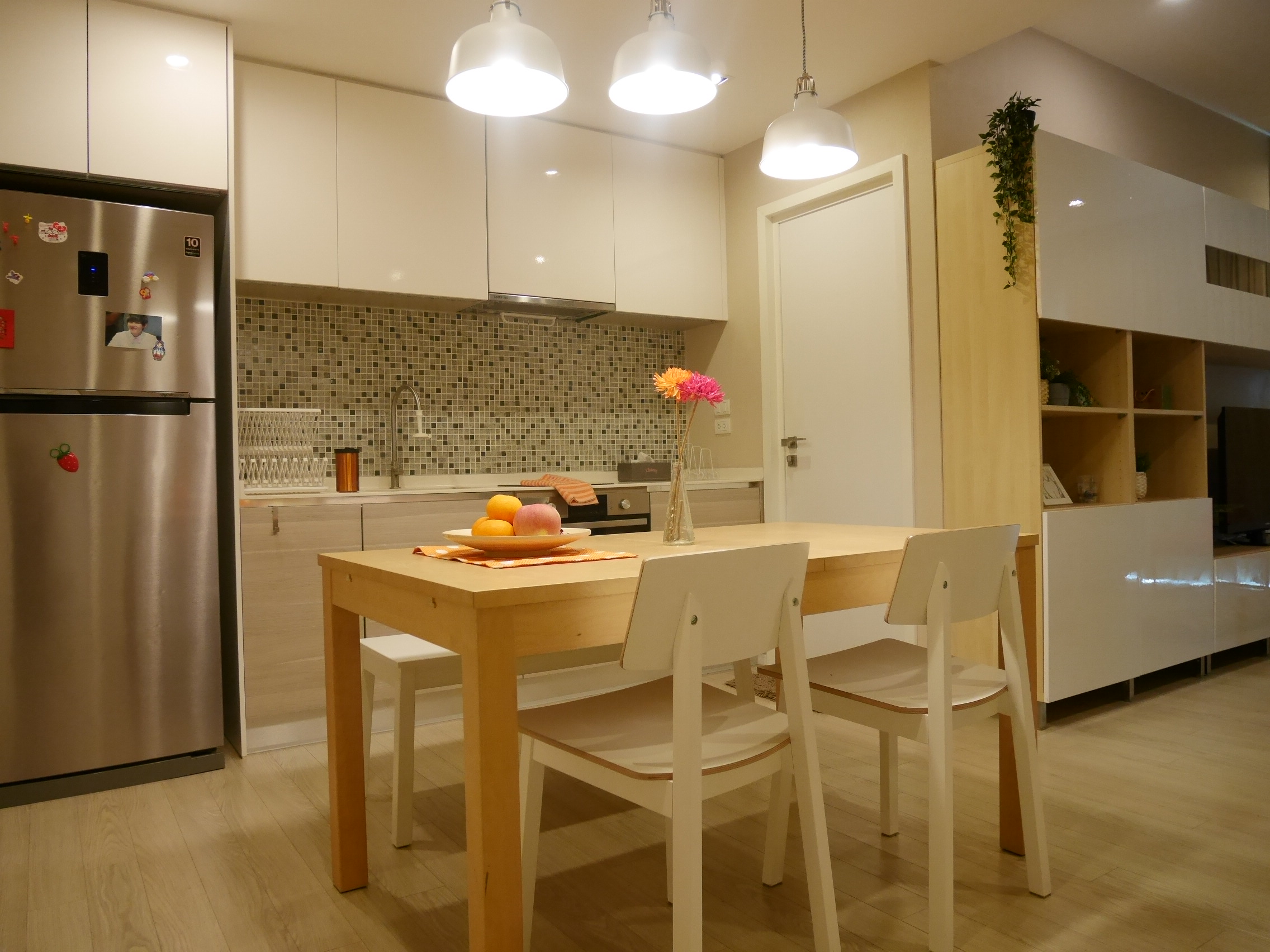 ให้เช่าคอนโด The Room Sukhumvit 21 (เดอะ รูม สุขุมวิท 21) 2 ยูนิต ห้องตกแต่งพร้อมเข้าอยู่ คอนโดใจกลางอโศก เยื้องตึกแกรมมี่