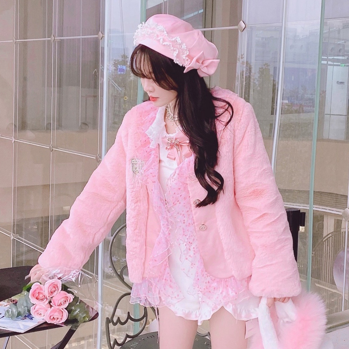 Summer Joy : พรีออเดอร์ เสื้อแจ็คเก็ตขนสัตว์สไตล์หวานแต่งระบายประดับเลื่อม มีให้เลือก 2สี แบรนด์แท้